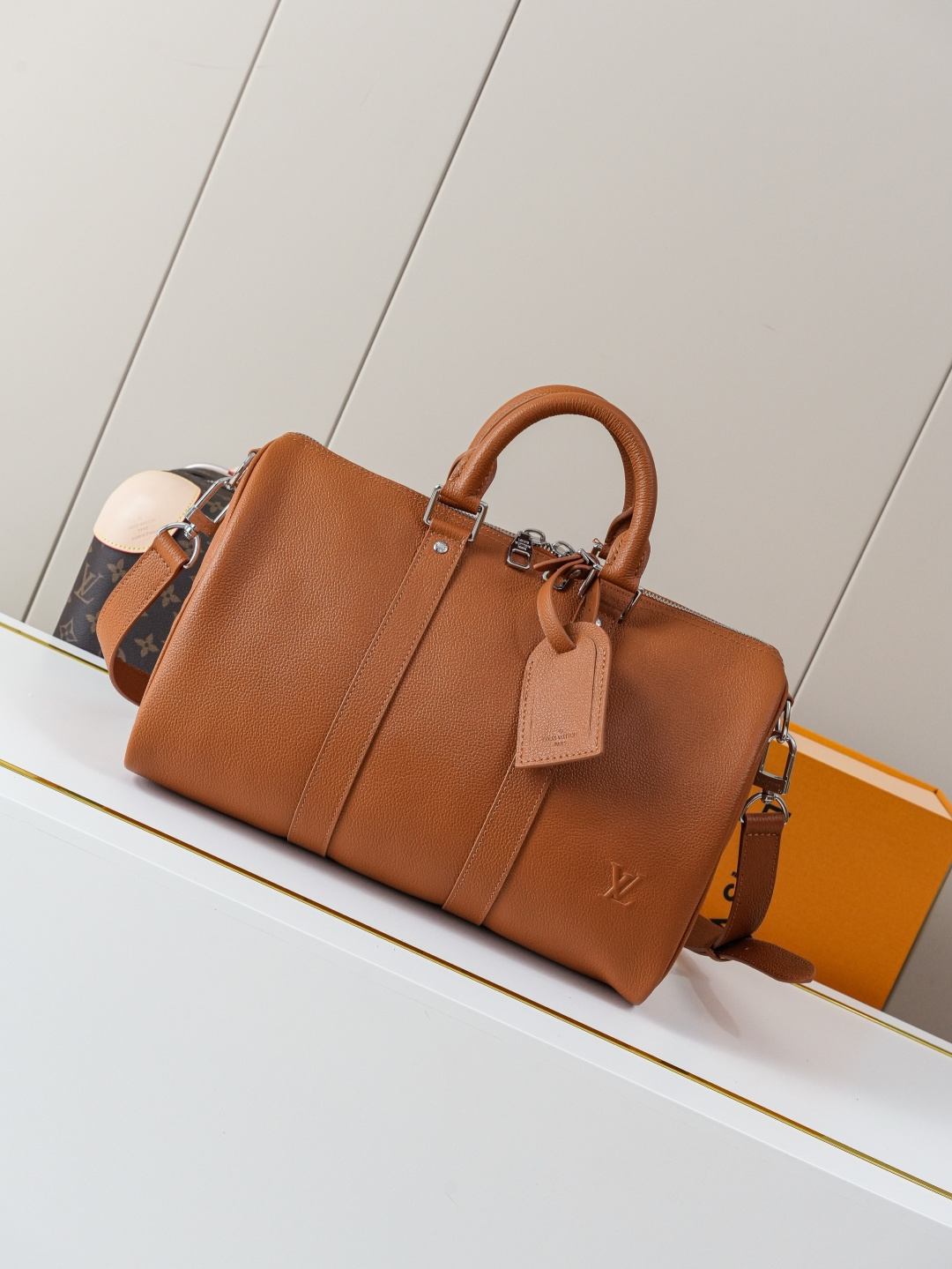 P520 [Chip dinámico 163c01] M25980 Marrón 35 Top original single [Foto real de fondo exclusiva] Este bolso Keepall Band…