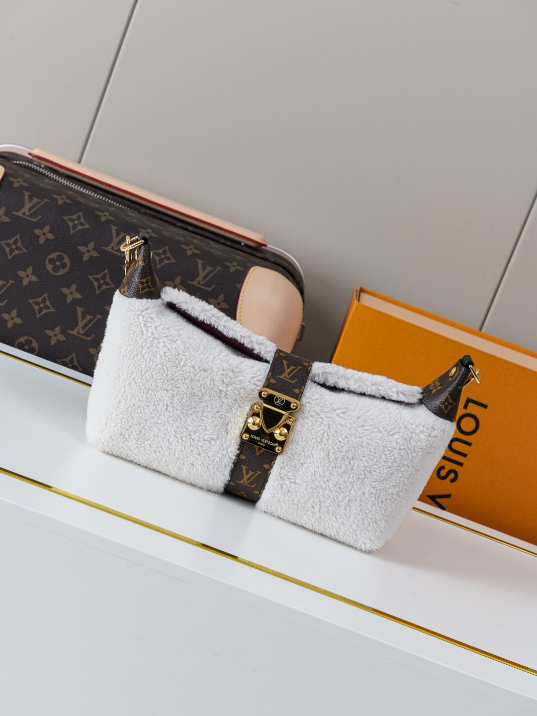 P460 [Chip dinámico 163c01] Lana M26245, pedido original superior [toma real de fondo exclusiva] El bolso Pochette Mia …