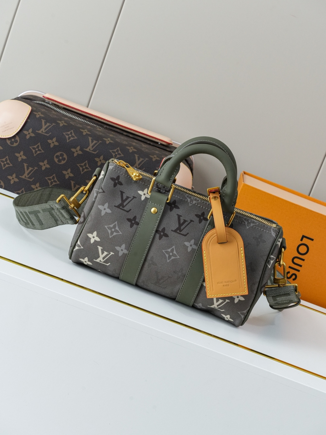 P450 [Chip dinámico 163c01] M26930 verde oscuro Orden original superior [Foto real de fondo exclusiva] Este bolso Keepa…