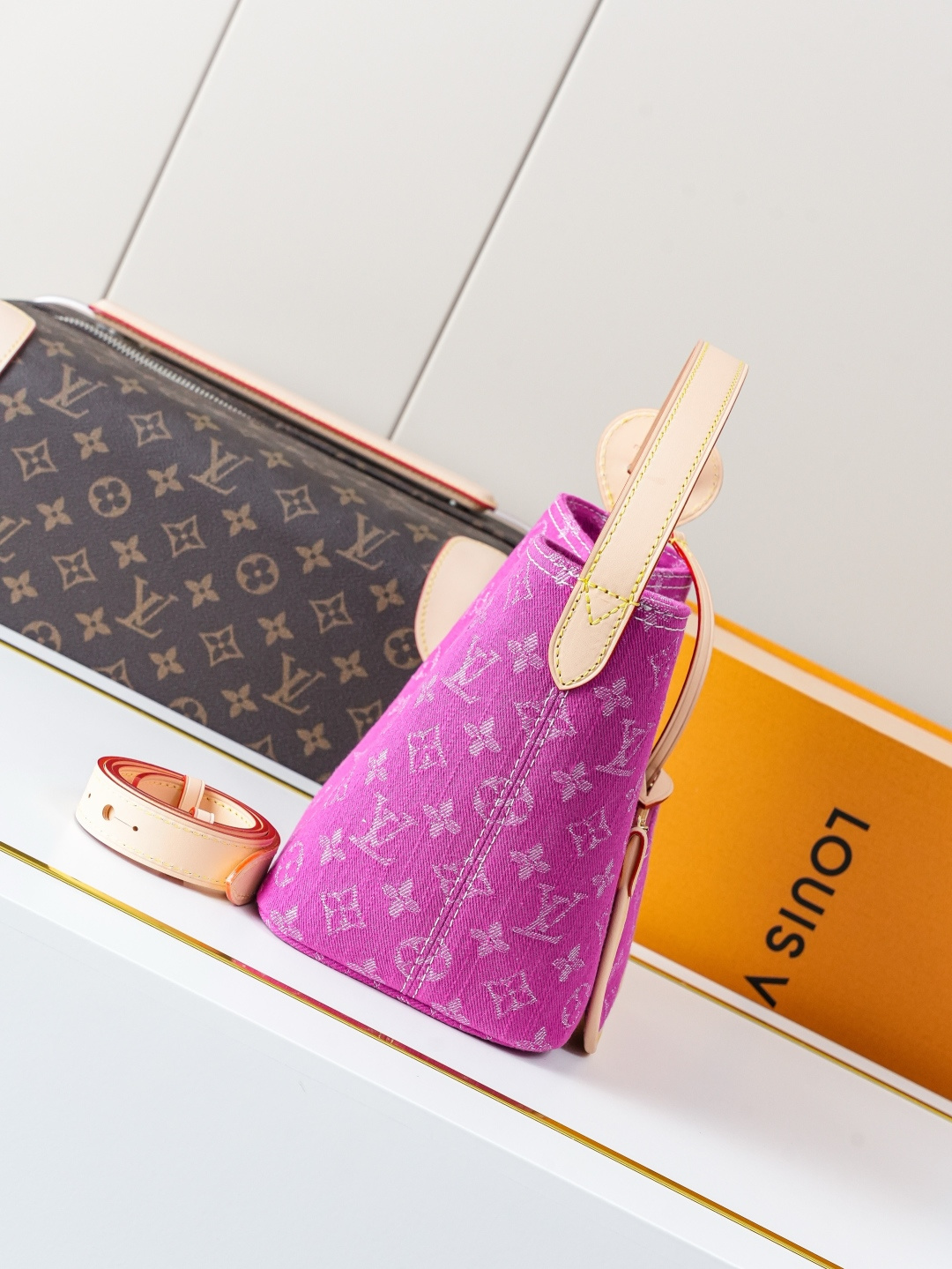 Alternative view of Handbag 10544