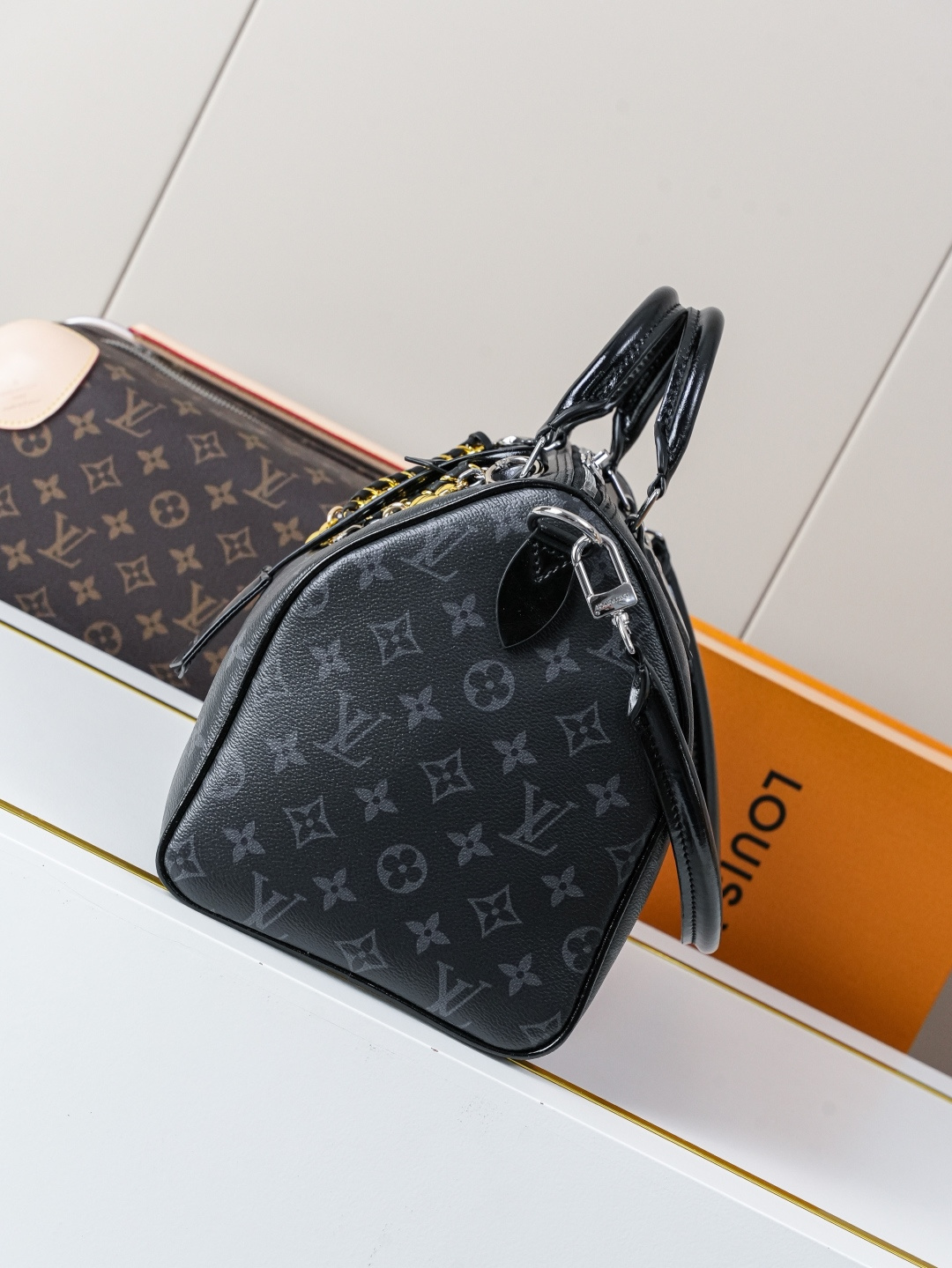 Alternative view of Louis Vuitton Handbag 12166