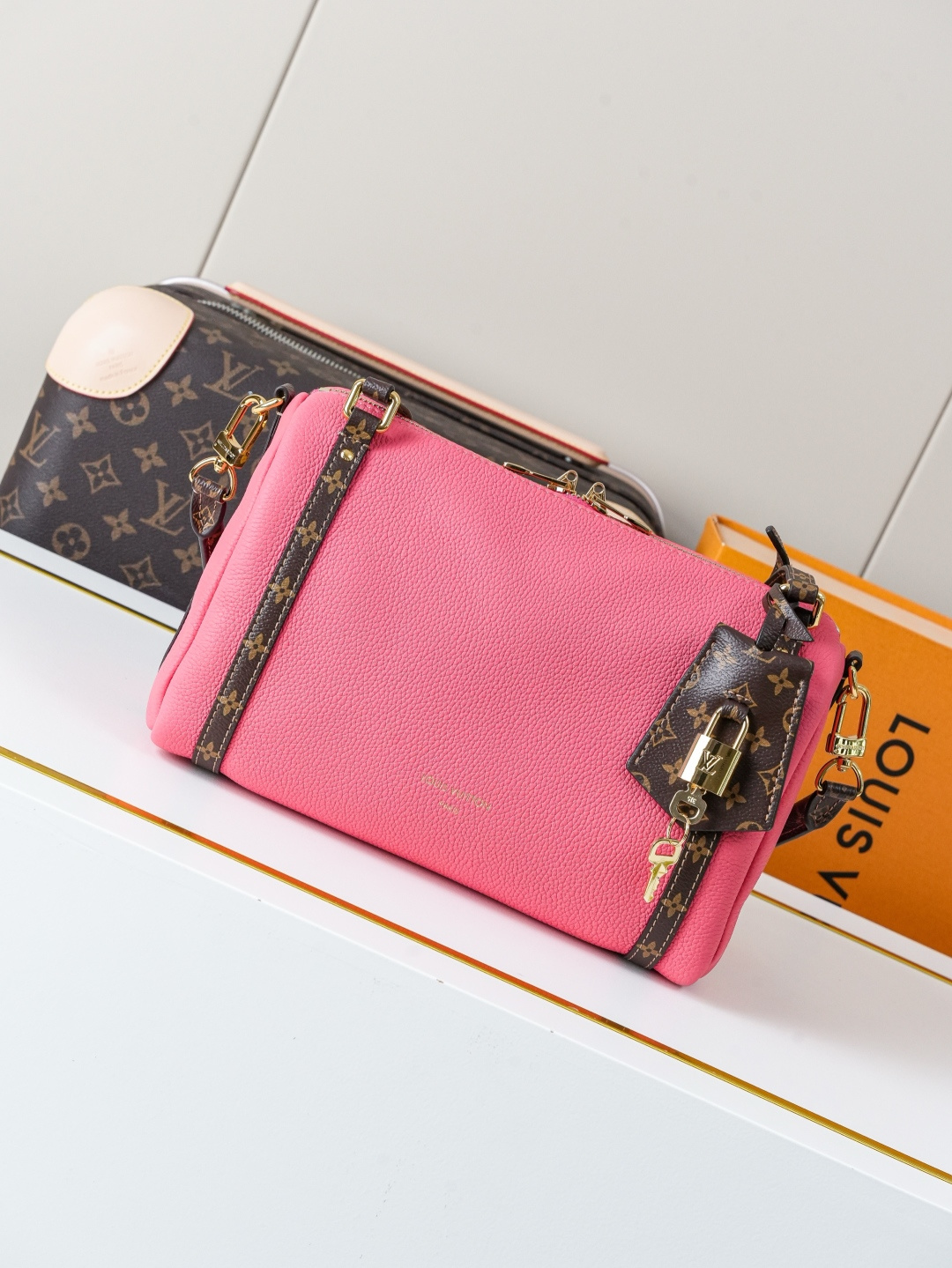 Louis Vuitton Handbag 12168