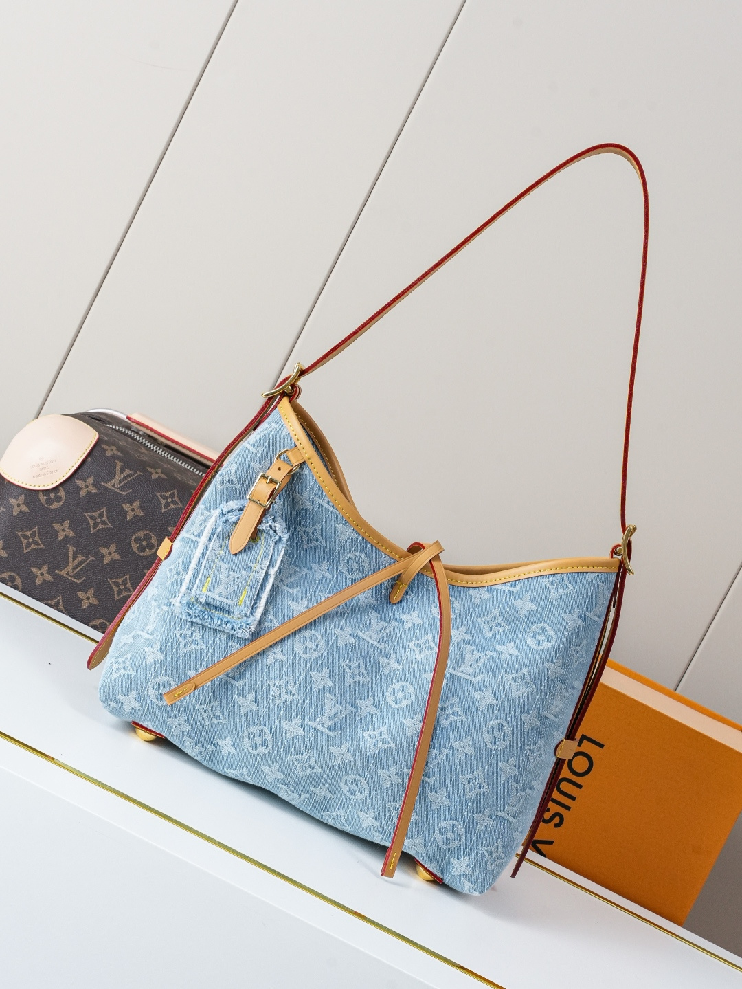 Louis Vuitton Handbag 12170