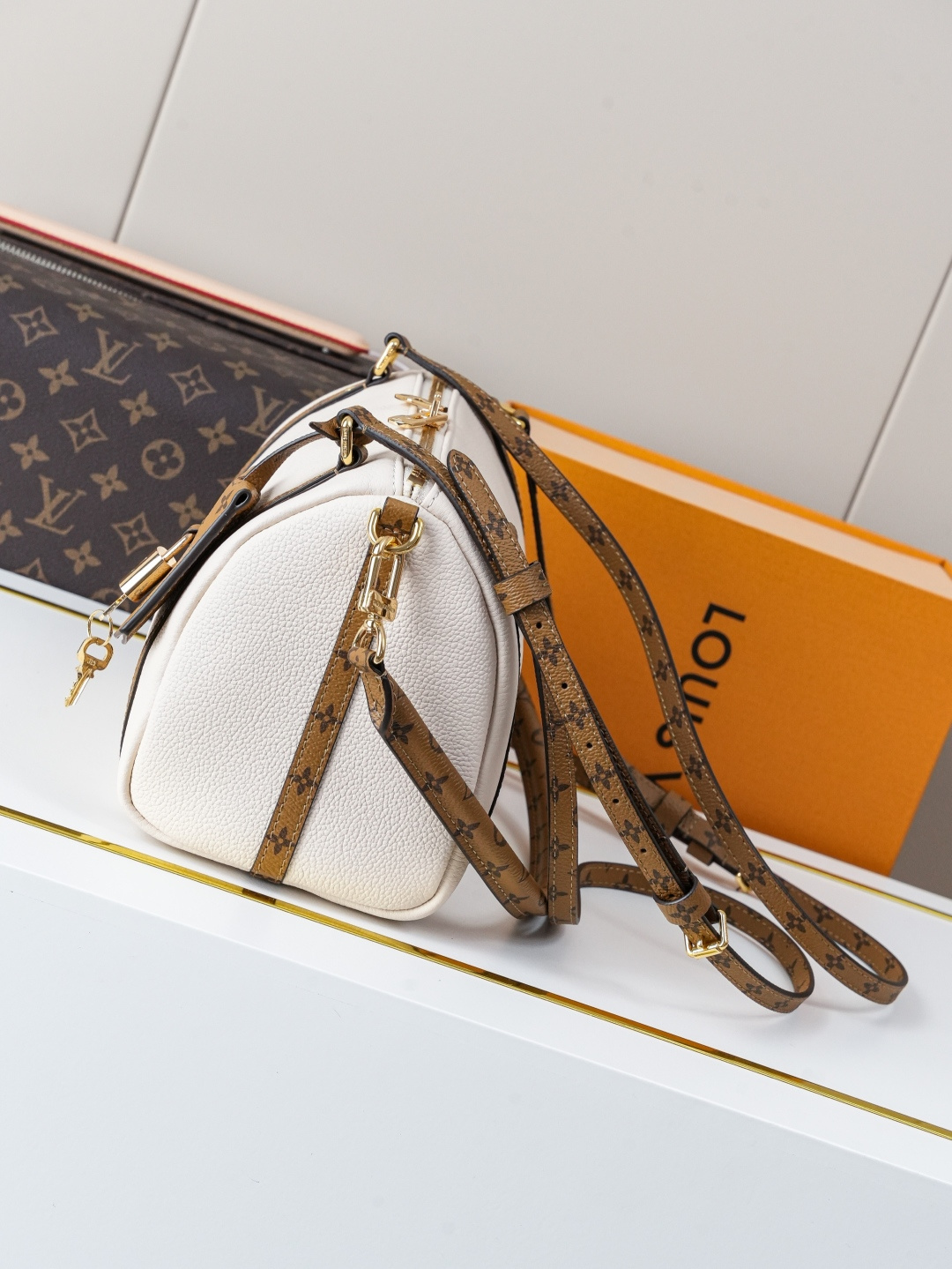 Alternative view of Handbag 12167