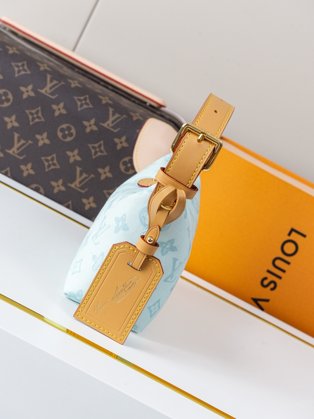 Alternative view of Louis Vuitton Handbag 12163