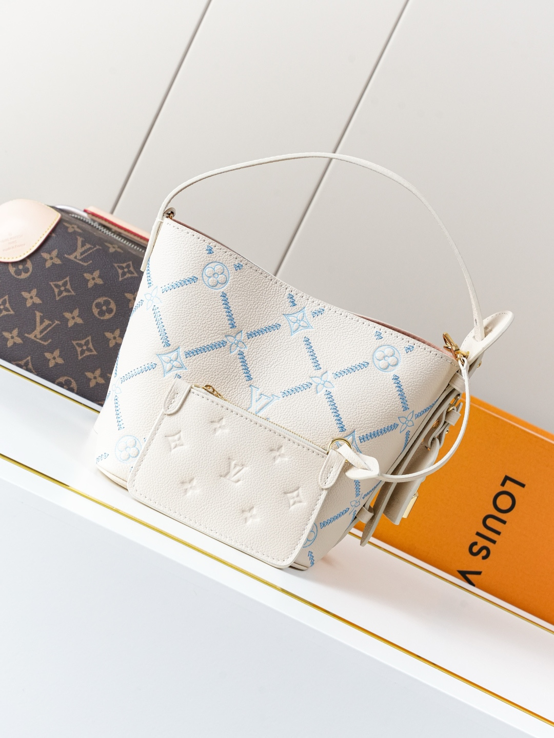 Сумка Louis Vuitton с монограммой