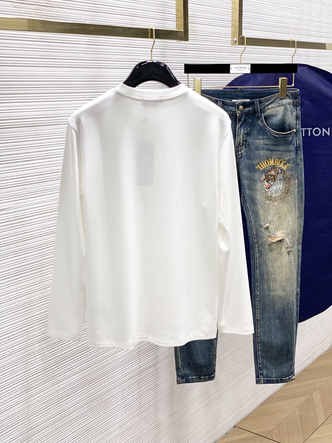 Spring 2025 Fashion: Synchronized Cabinets, Unique Designs, Top-Printing T-Shirts, Imported Fabrics - 图片 8