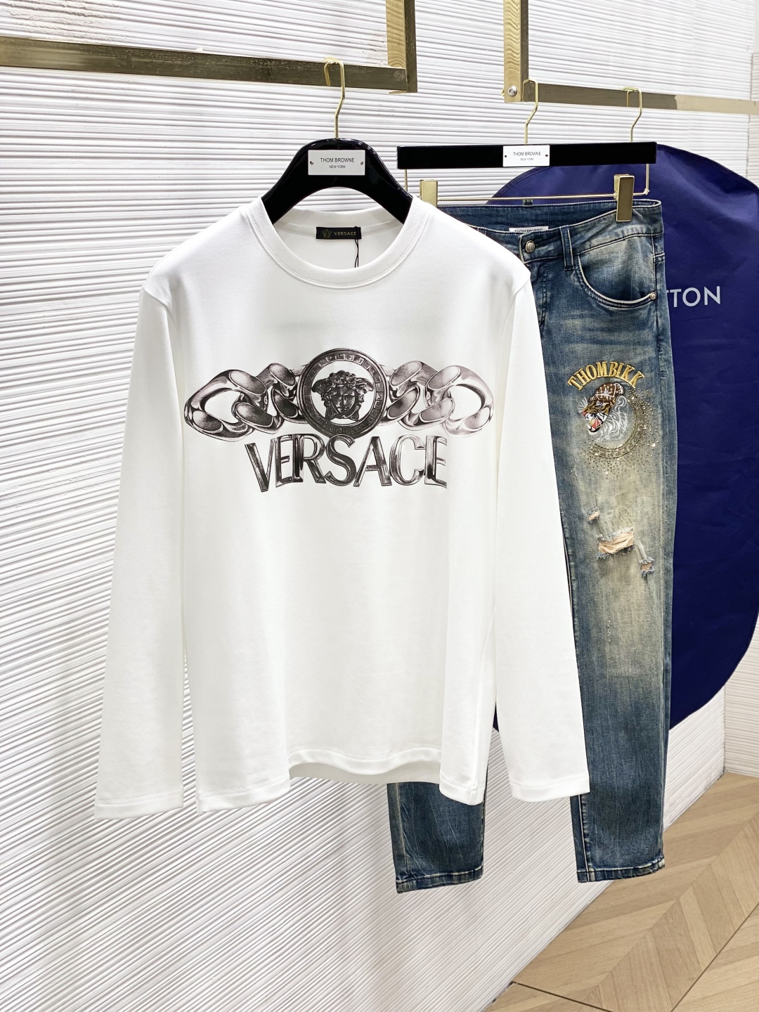 Spring 2025 Fashion: Synchronized Cabinets, Unique Designs, Top-Printing T-Shirts, Imported Fabrics - 图片 1