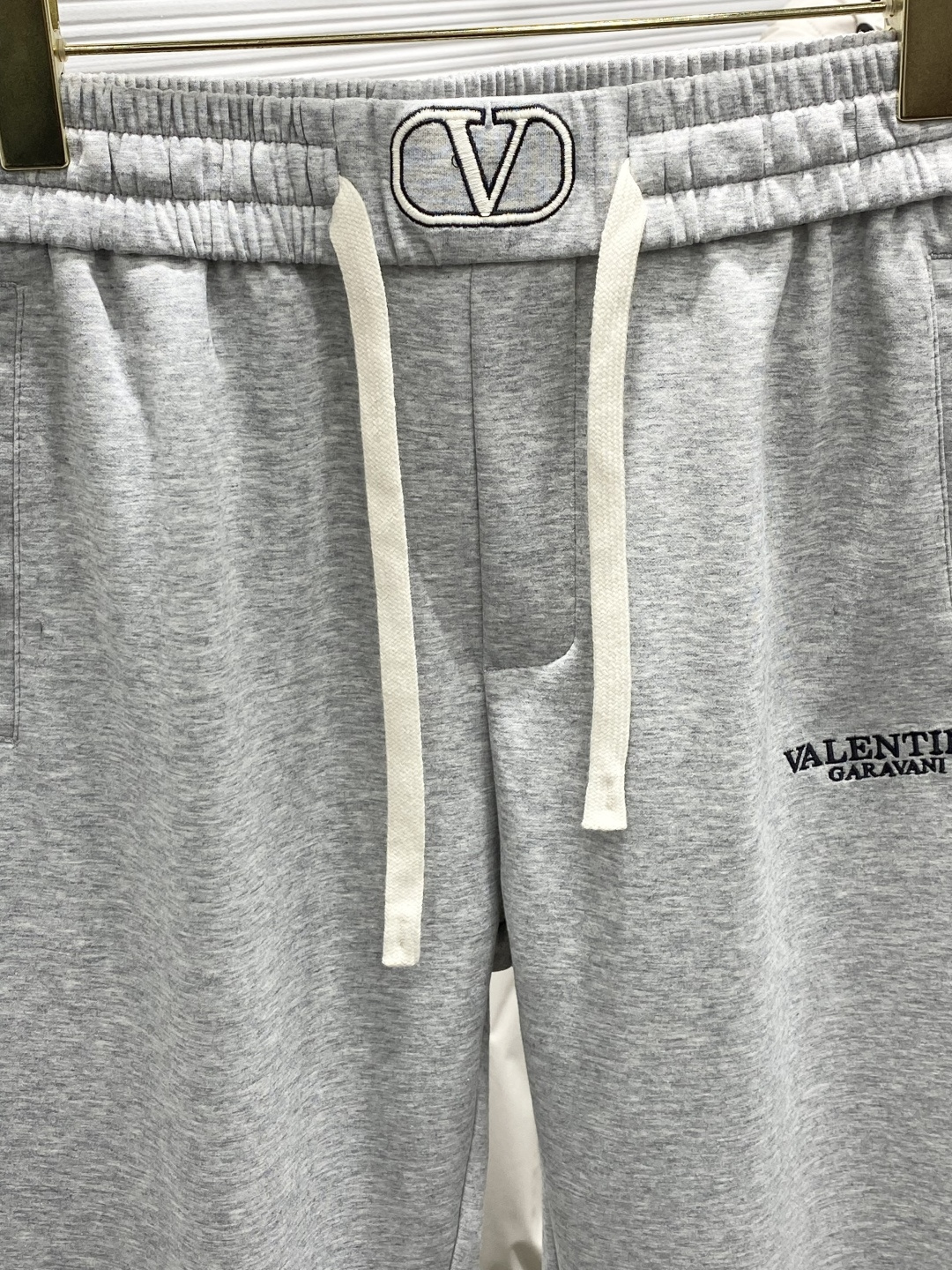 Valentino Spring 2025 Fashion: Synchronized Cabinets, Original Horrid Pants, High-Grade Style - 图片 3