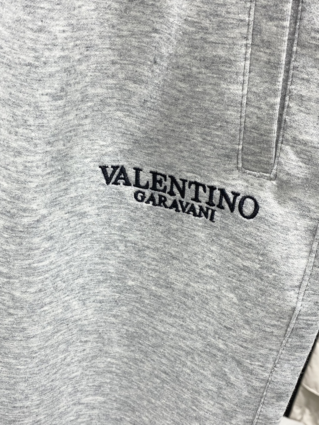 Valentino Spring 2025 Fashion: Synchronized Cabinets, Original Horrid Pants, High-Grade Style - 图片 6