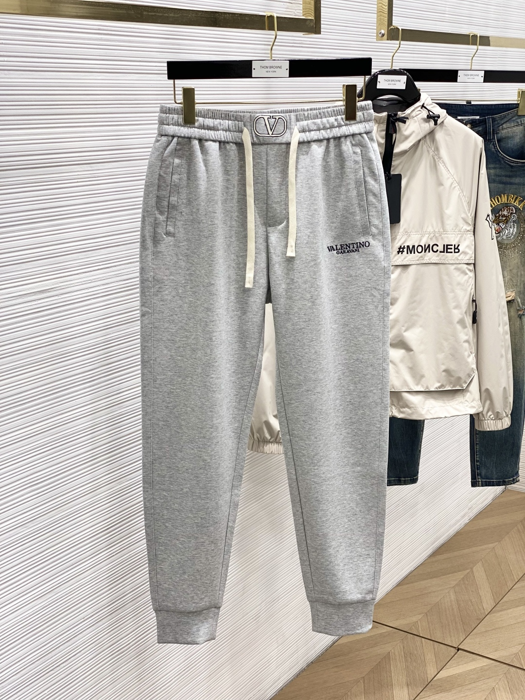 Valentino Spring 2025 Fashion: Synchronized Cabinets, Original Horrid Pants, High-Grade Style