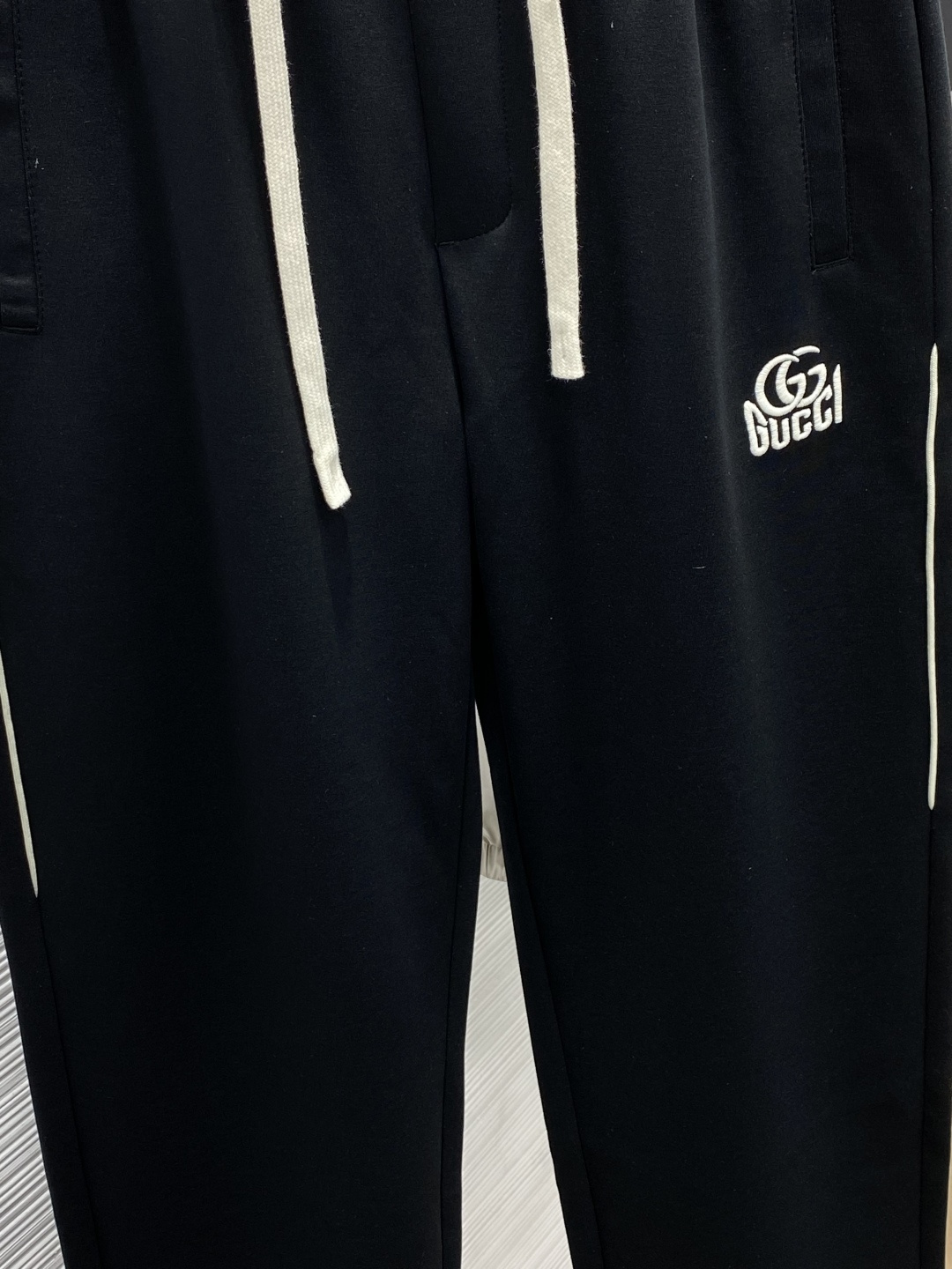 “Spring 2025 Gucci Synchronized Single Fashionable Leisure Pants with Original Fabric” - 图片 5