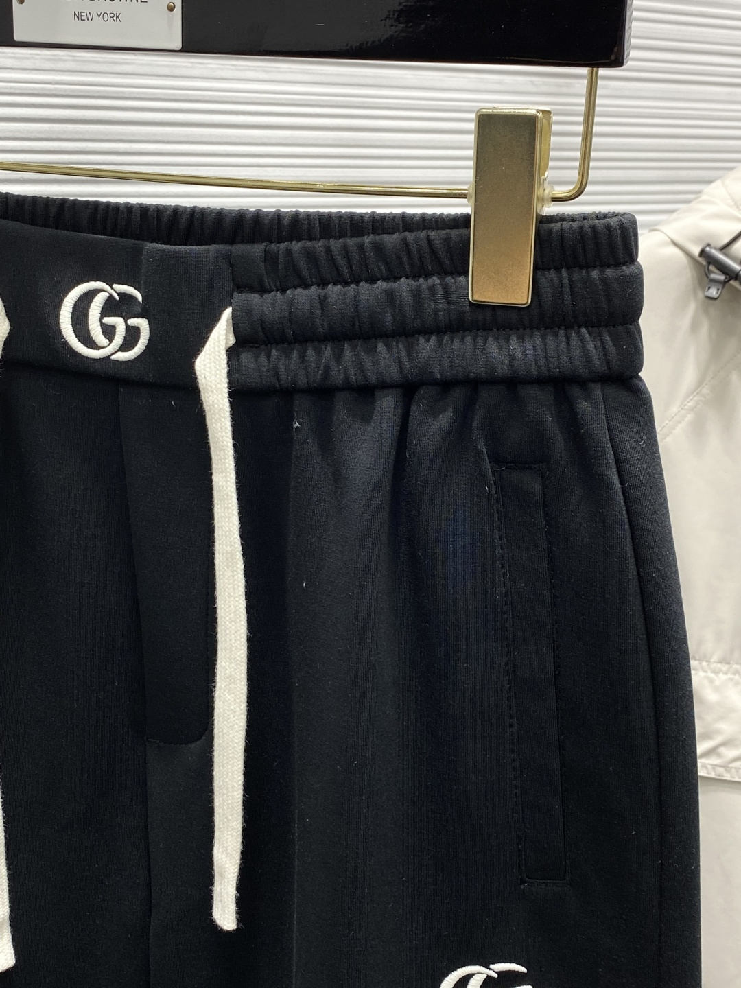 “Spring 2025 Gucci Synchronized Single Fashionable Leisure Pants with Original Fabric” - 图片 4