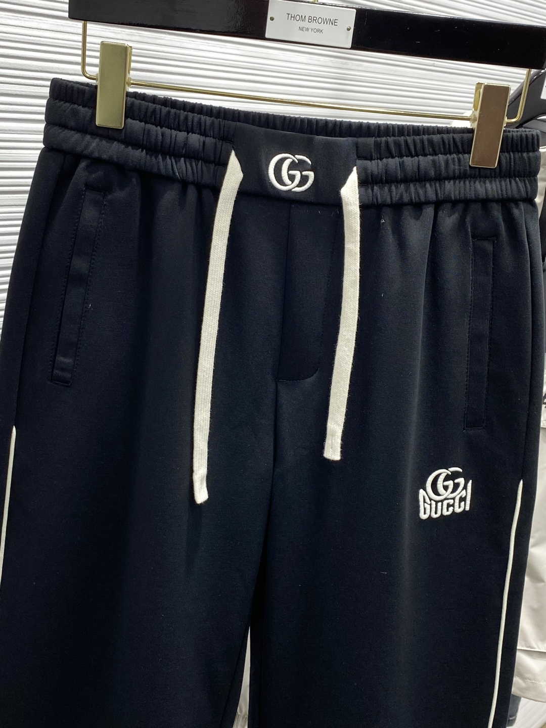 “Spring 2025 Gucci Synchronized Single Fashionable Leisure Pants with Original Fabric” - 图片 2