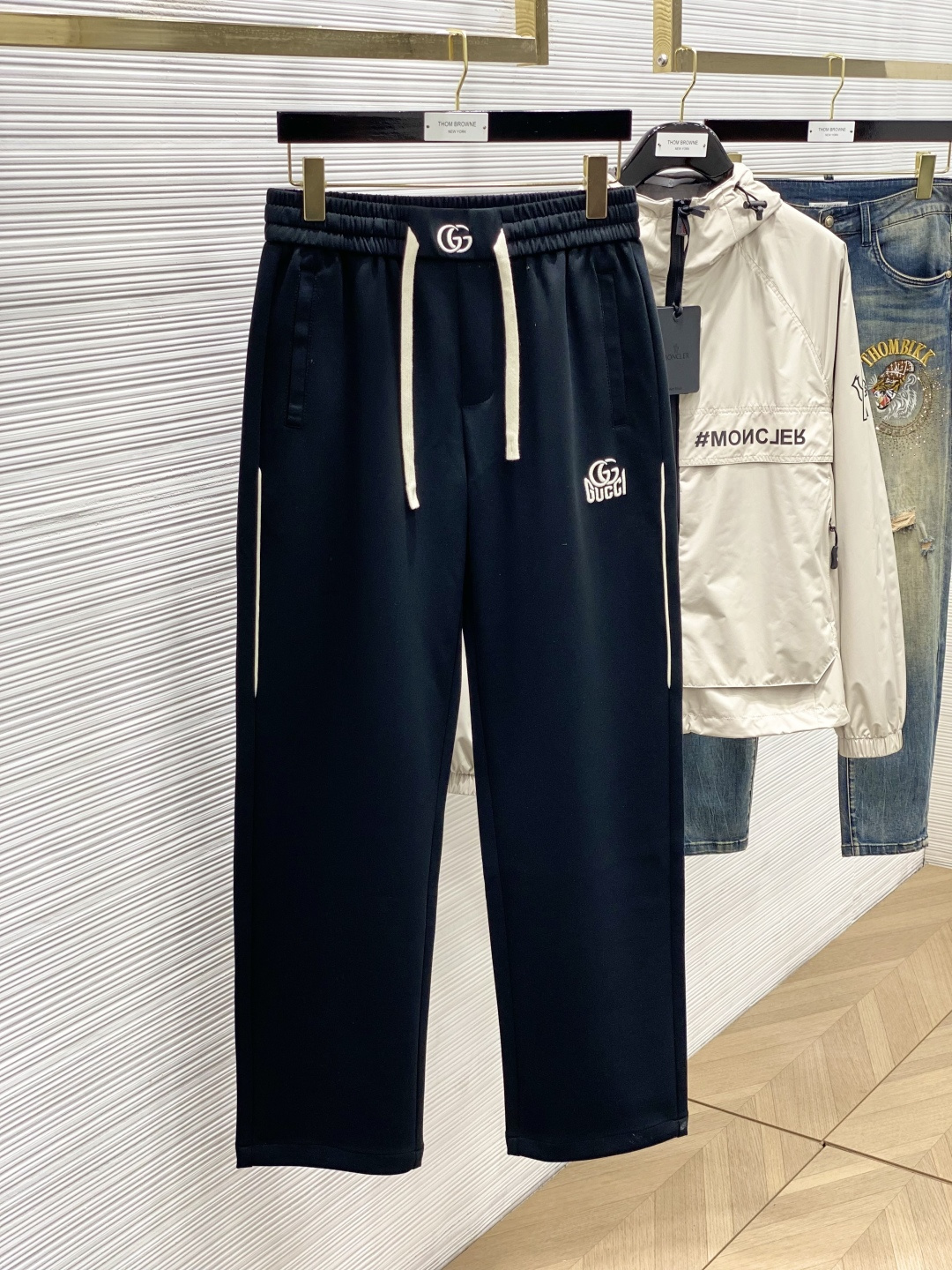 “Spring 2025 Gucci Synchronized Single Fashionable Leisure Pants with Original Fabric” - 图片 1