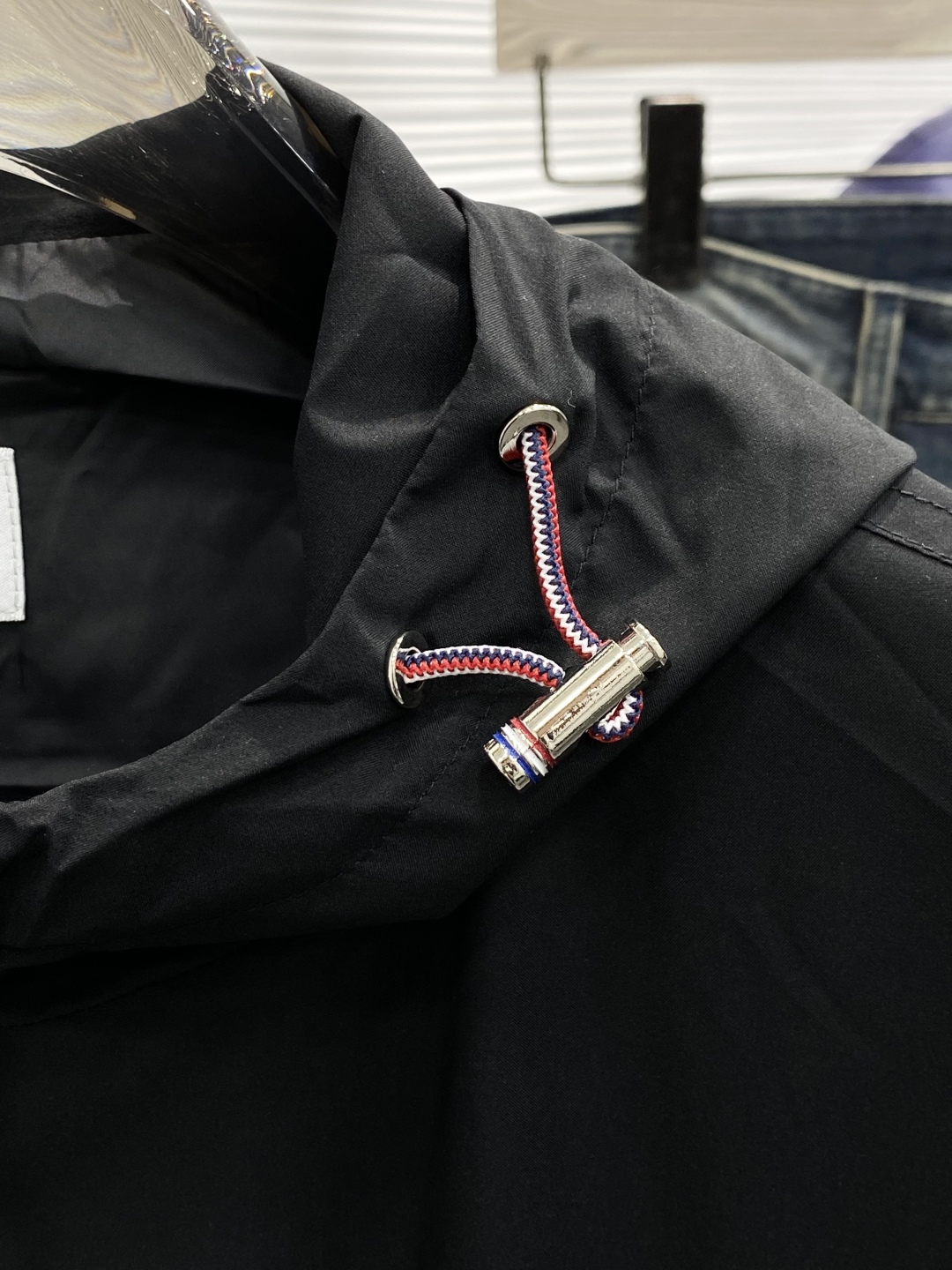 “Customized Heavy-Duty Jacket with Exclusive Hardware Fittings for Men and Women” - 图片 6