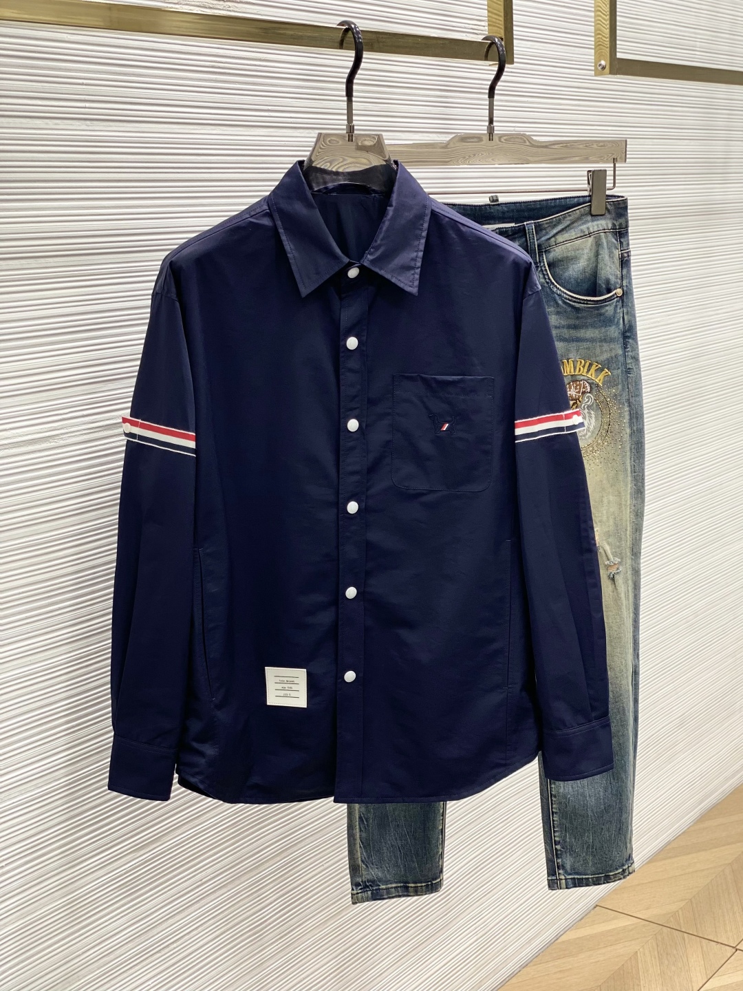 2025 Spring Update: Fashionable Leisure Jacket with Top-quality Fabric and Embellishments - 图片 1