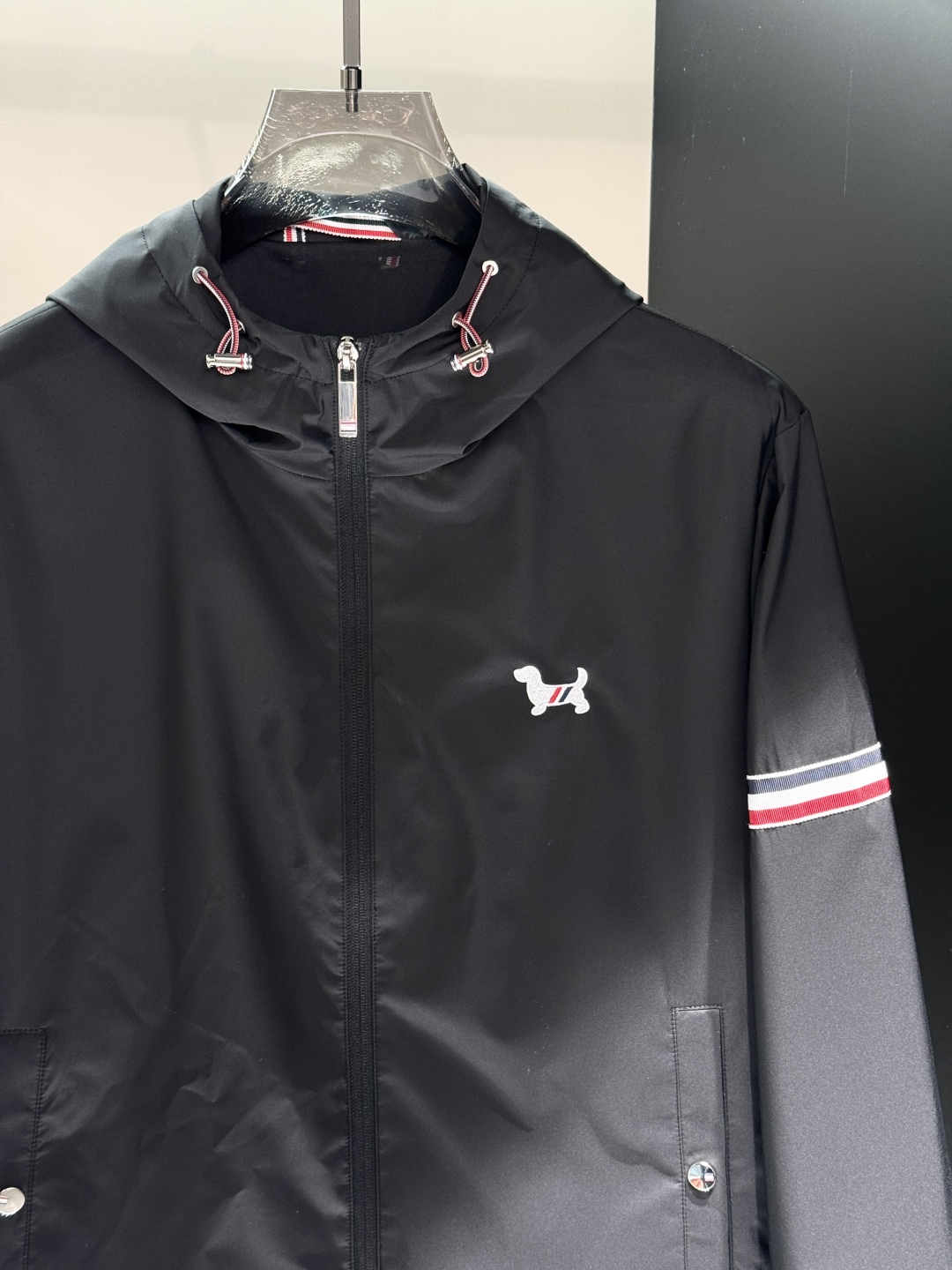 2025 Spring Update: Hot-Salving Fashion Jacket with Embroidery and Original Hardware - 图片 2