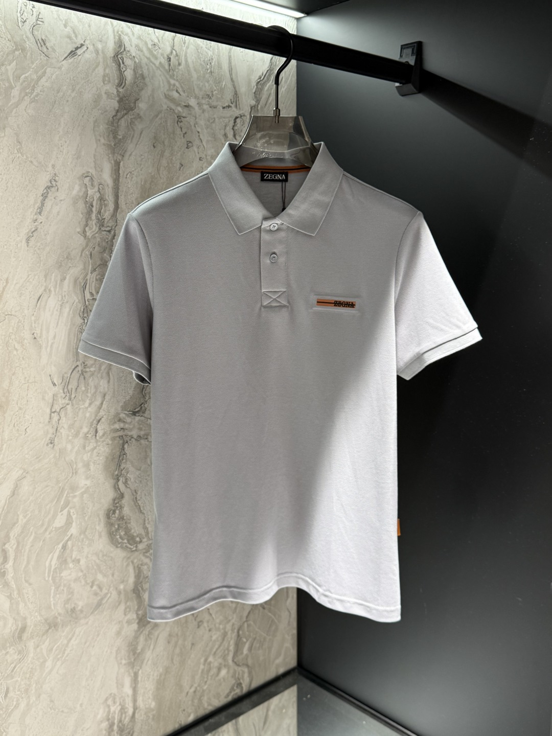 NO:466527,,Jenia, new spring and summer products, available at the same time for counters, simple and fashionable casual polo short sleeves, original imported fabric, comfortable and breathable, top-grade embroidery craft letter pattern decorative logo, extremely high-end, unique design, fashionable and handsome on the upper body!  Code number M-3XL, zegna, T-shirt, alexander wang19860909,杰尼亚,春夏新品,专柜同步有售,简约时尚休闲polo短袖,原版进口面料,舒适透气,顶级刺绣工艺字母图案装饰logo,档次极高,独特设计,上身时尚帅气！码数M-3XL,,zegna,T-shirt,alexander wang,Men's clothing