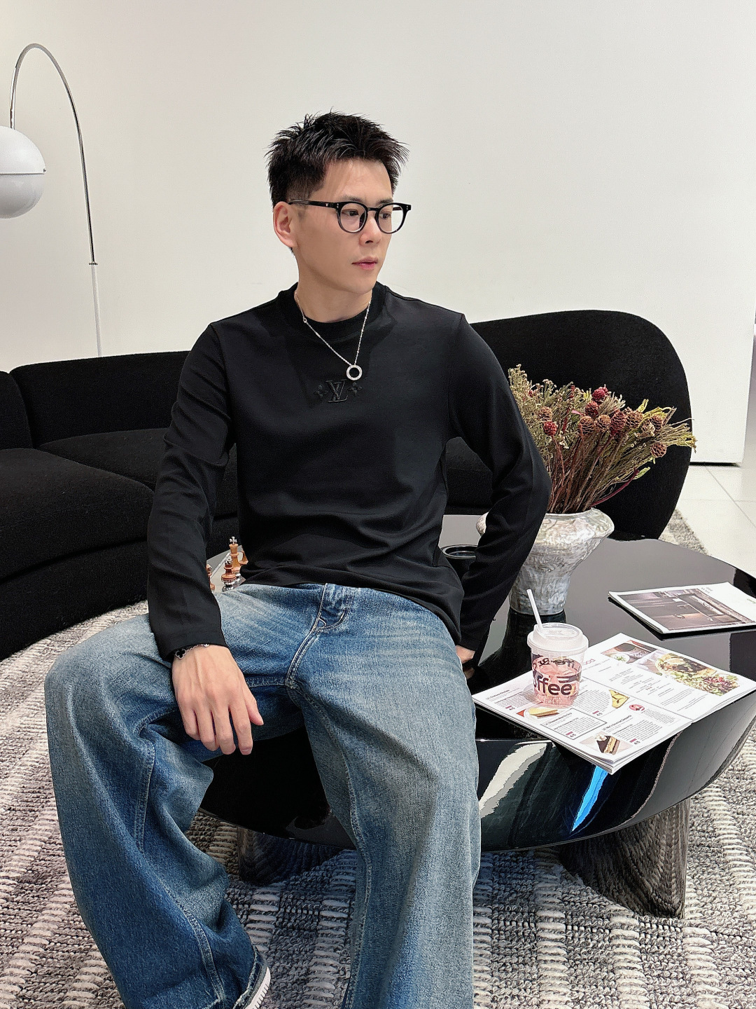 LV，2025秋冬最新款，高端刺绣/工艺图案装饰logo，专柜同步有售，原单狠货，爆款时尚休闲圆领长袖T