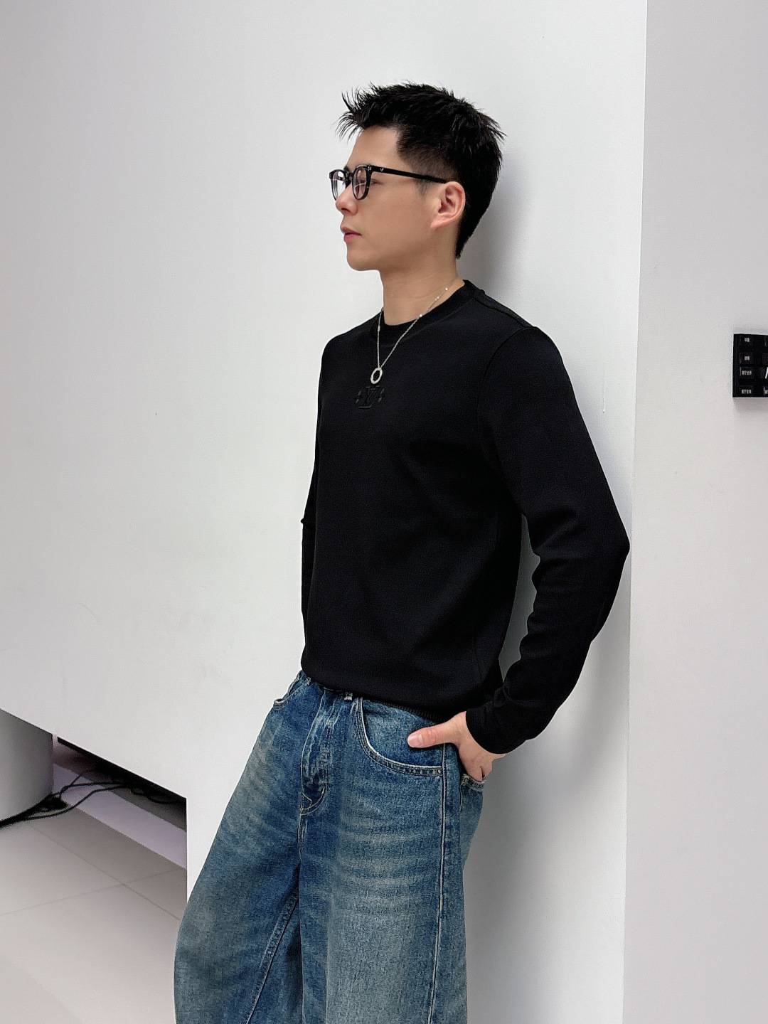 LV，2025秋冬最新款，高端刺绣/工艺图案装饰logo，专柜同步有售，原单狠货，爆款时尚休闲圆领长袖T