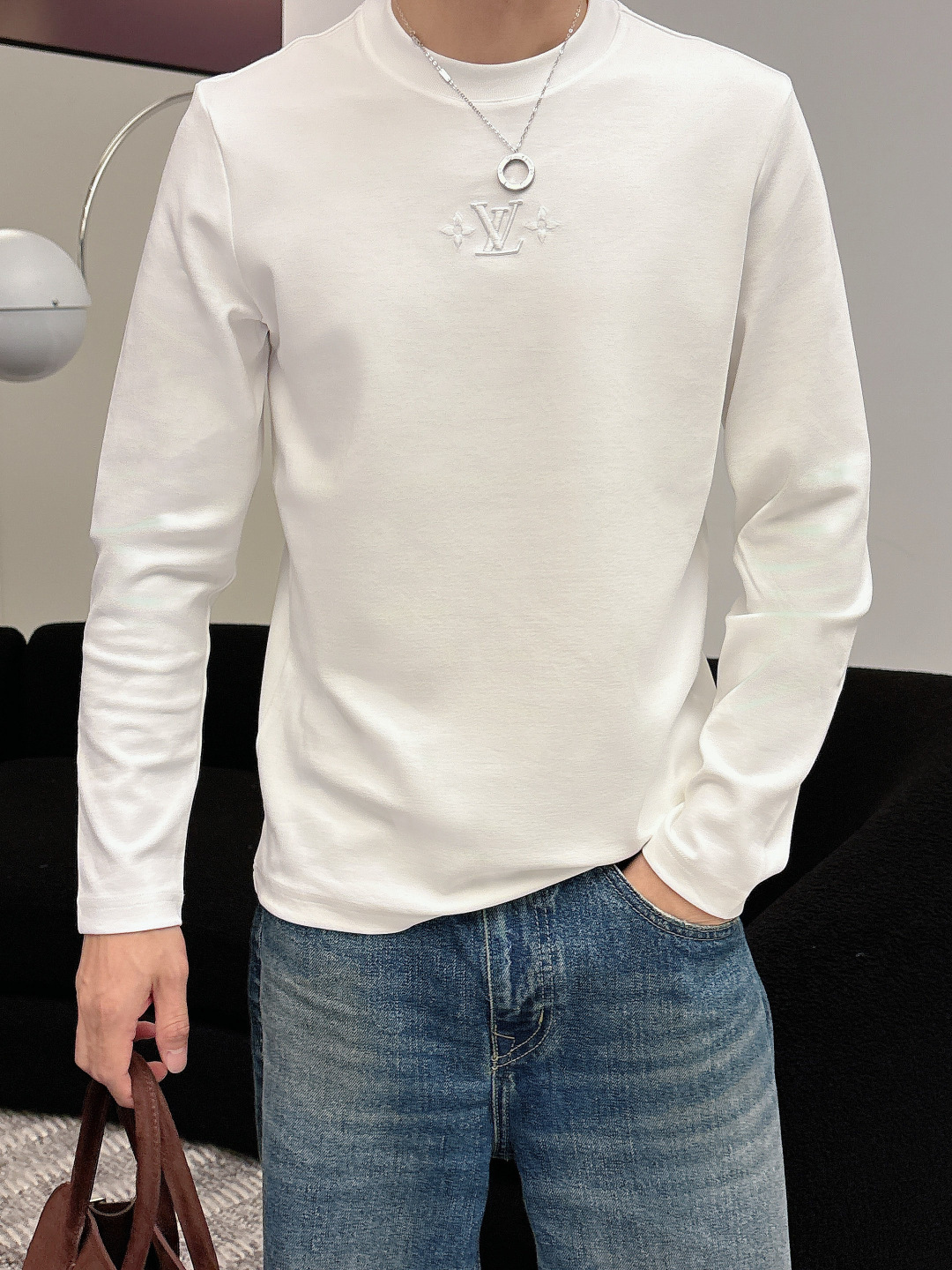 LV，2025秋冬最新款，高端刺绣/工艺图案装饰logo，专柜同步有售，原单狠货，爆款时尚休闲圆领长袖T