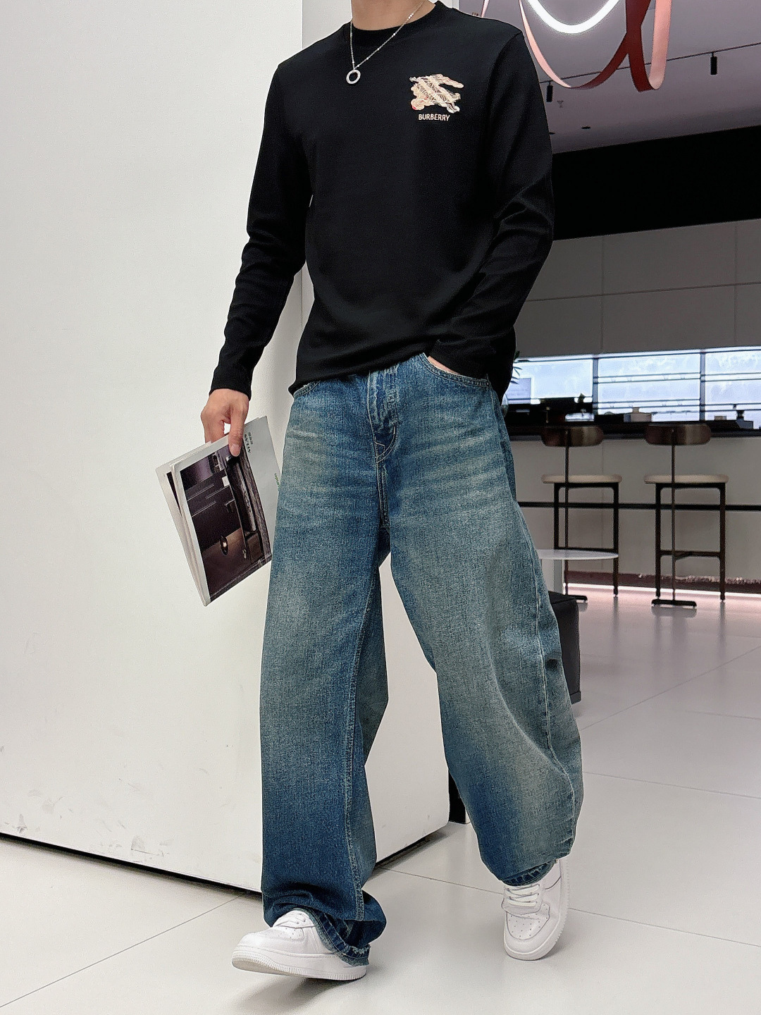 巴宝莉 ，2025秋冬最新款，高端刺绣/工艺图案装饰logo，专柜同步有售，原单狠货，爆款时尚休闲圆领长