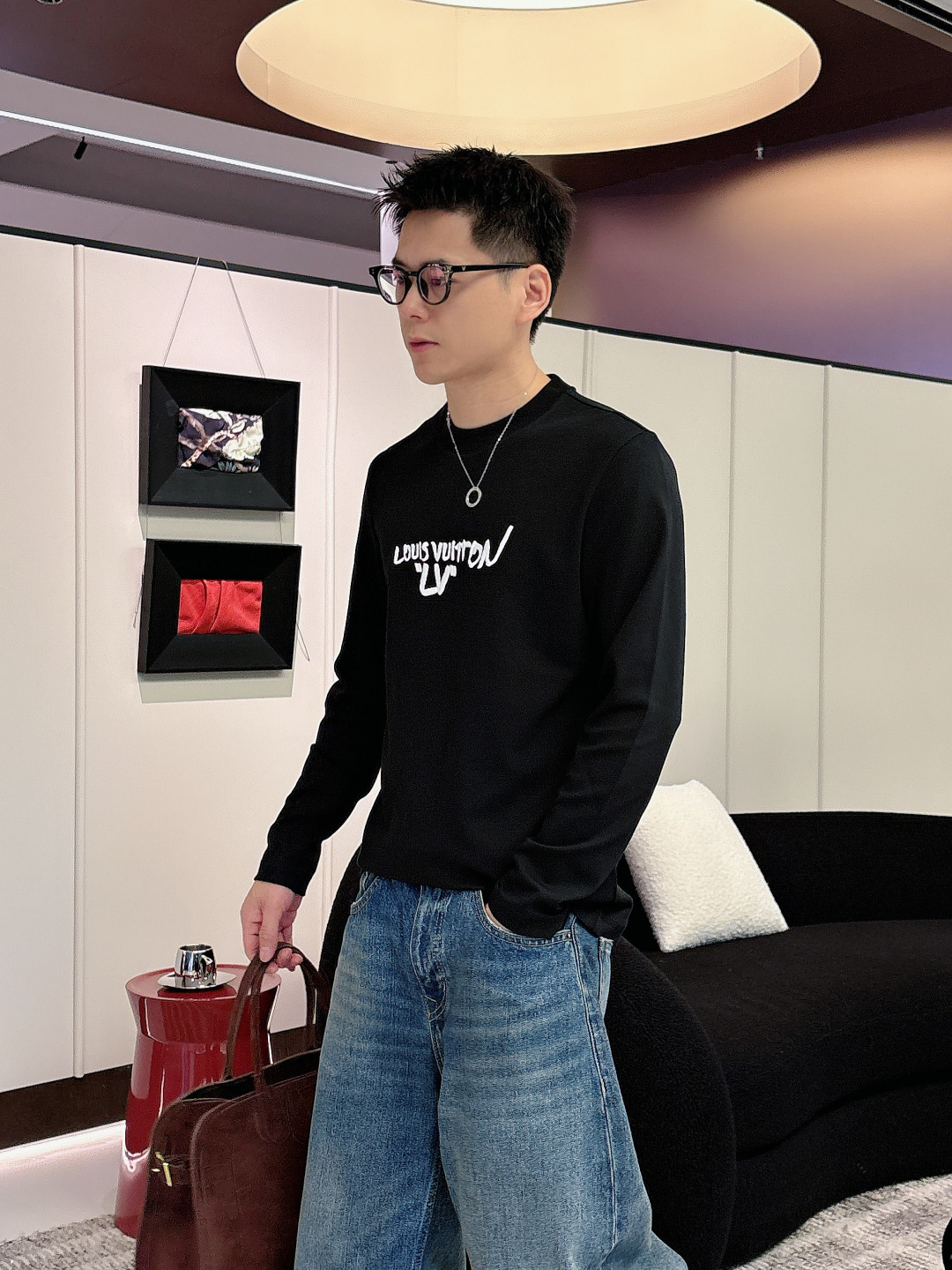 LV，2025秋冬最新款，高端刺绣/工艺图案装饰logo，专柜同步有售，原单狠货，爆款时尚休闲圆领长袖T