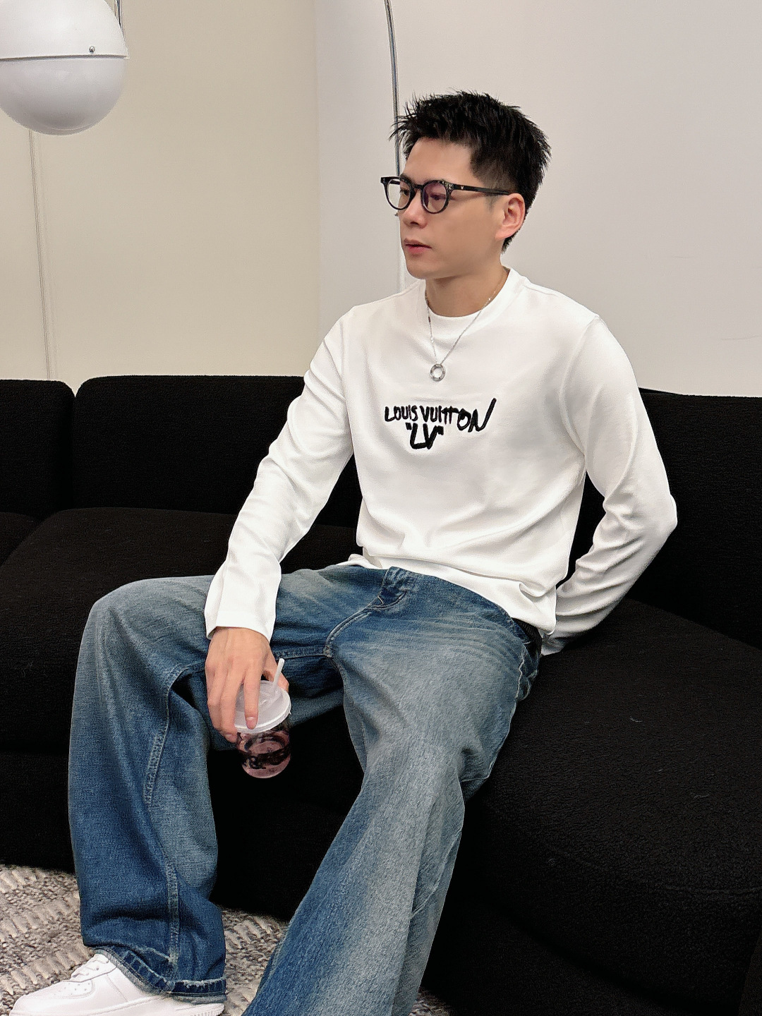 LV，2025秋冬最新款，高端刺绣/工艺图案装饰logo，专柜同步有售，原单狠货，爆款时尚休闲圆领长袖T