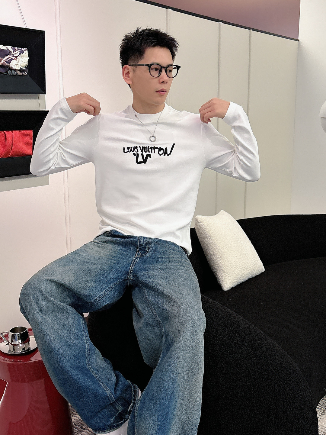 LV，2025秋冬最新款，高端刺绣/工艺图案装饰logo，专柜同步有售，原单狠货，爆款时尚休闲圆领长袖T