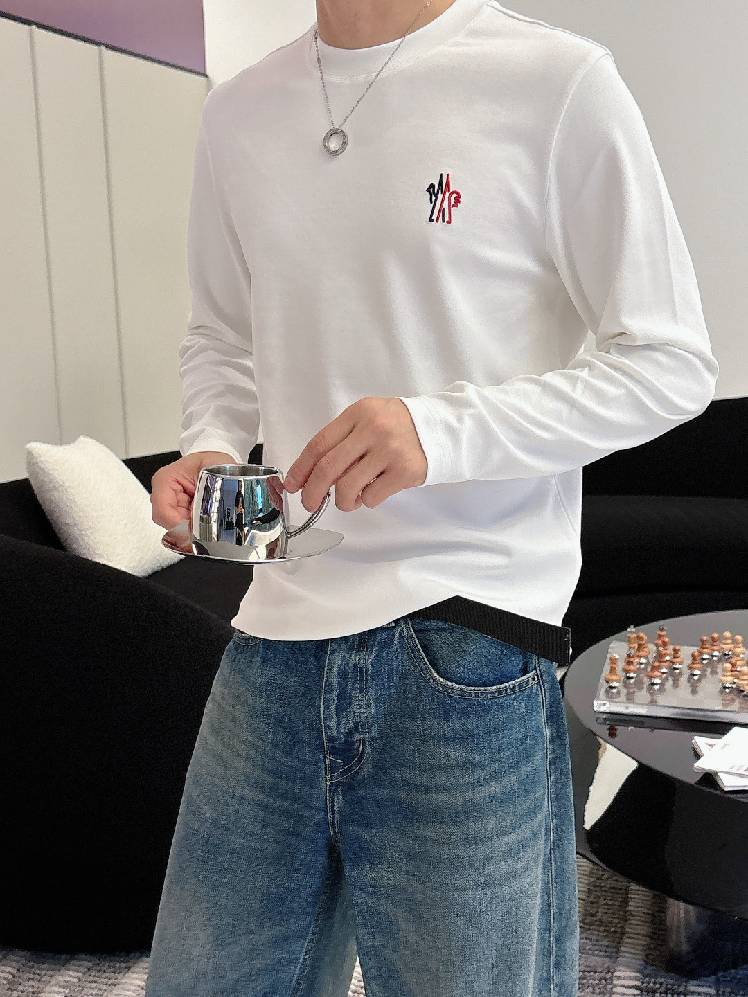 蒙口，2025秋冬最新款，高端刺绣/工艺图案装饰logo，专柜同步有售，原单狠货，爆款时尚休闲圆领长袖T