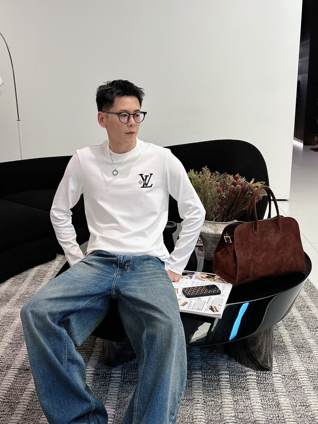 LV，2025秋冬最新款，高端刺绣/工艺图案装饰logo，专柜同步有售，原单狠货，爆款时尚休闲圆领长袖T