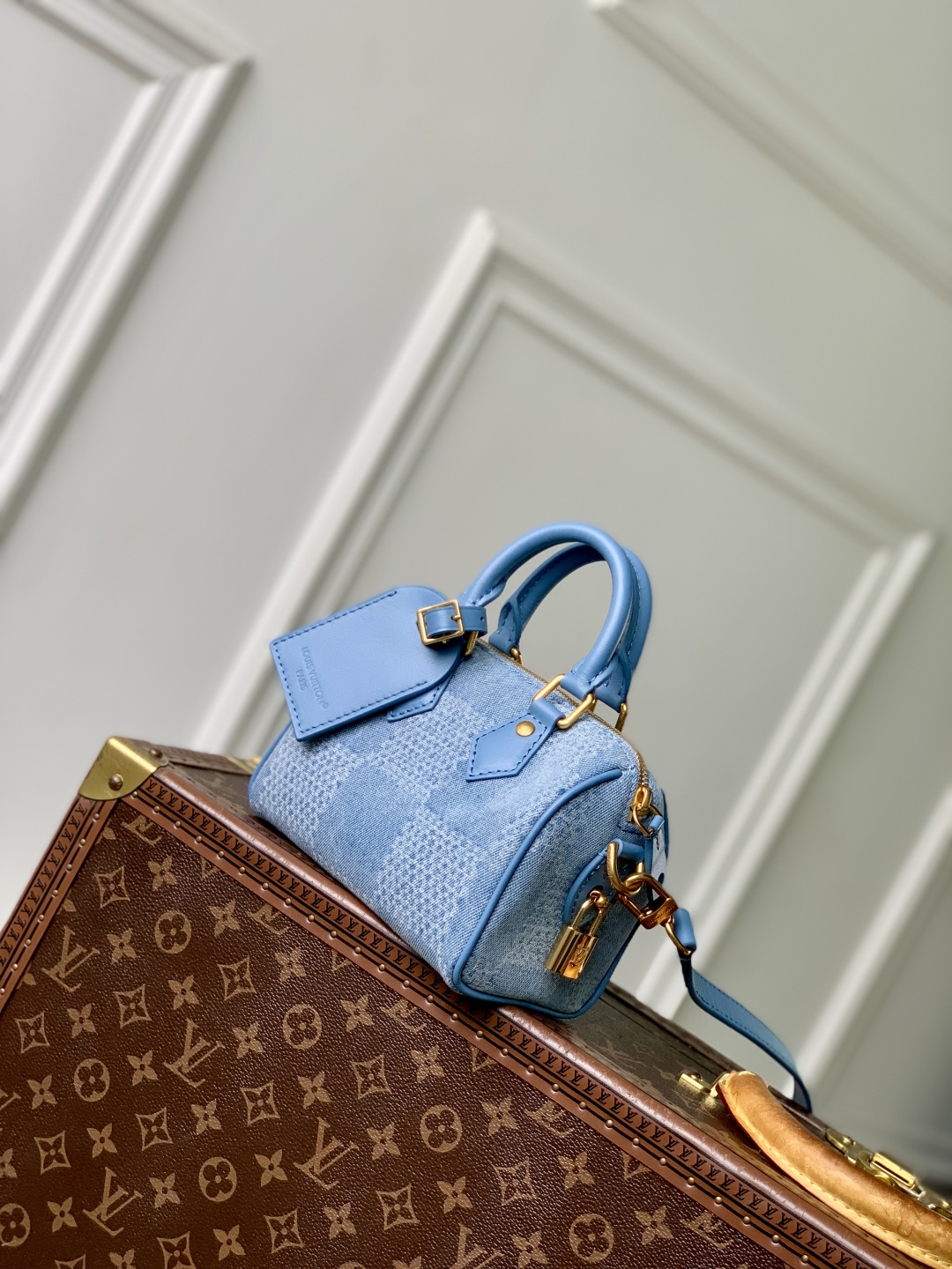 Louis Vuitton Speedy 18 Bandoulière Damier Denim 3D Cotton Canvas Top Handle Bag 3 cmp i1753083203083 2386 0 1