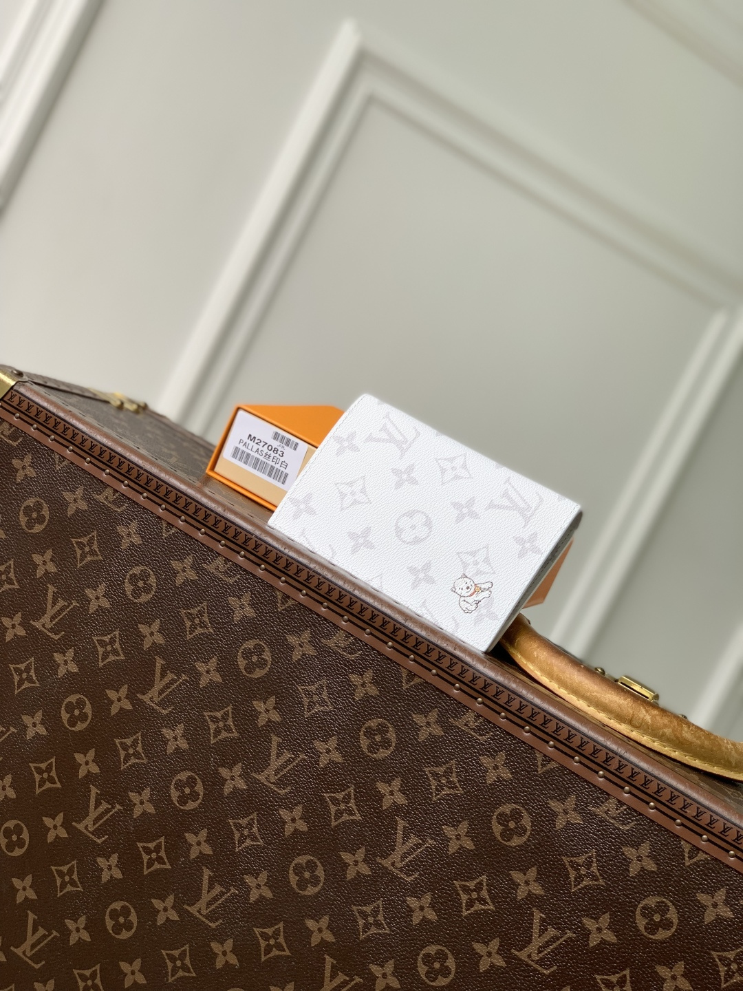 LV Style White Canvas Bag Lookbook Reference image 2