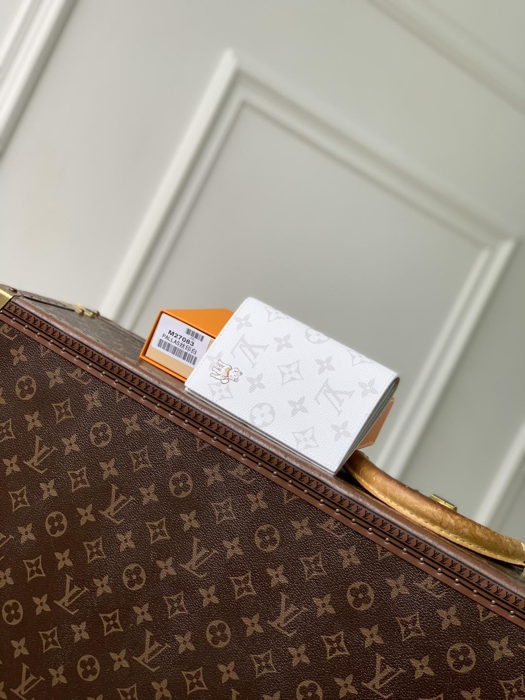 LV Style White Canvas Bag Lookbook Reference image 1