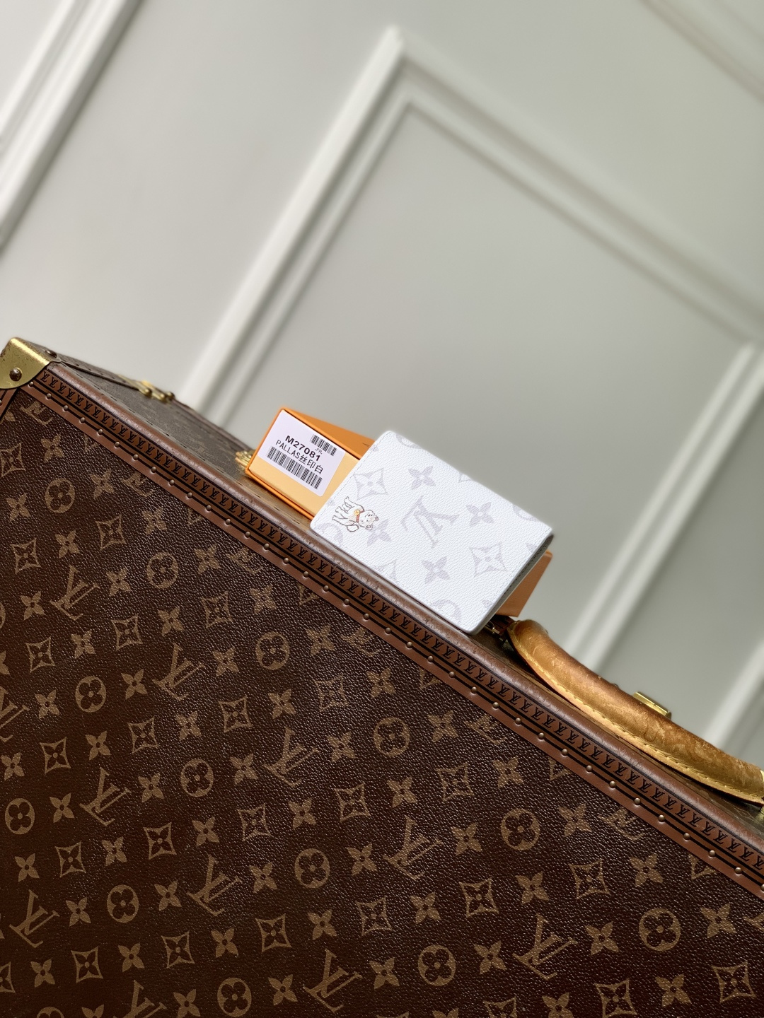 LV Style White Canvas Wallet Lookbook Reference image 1