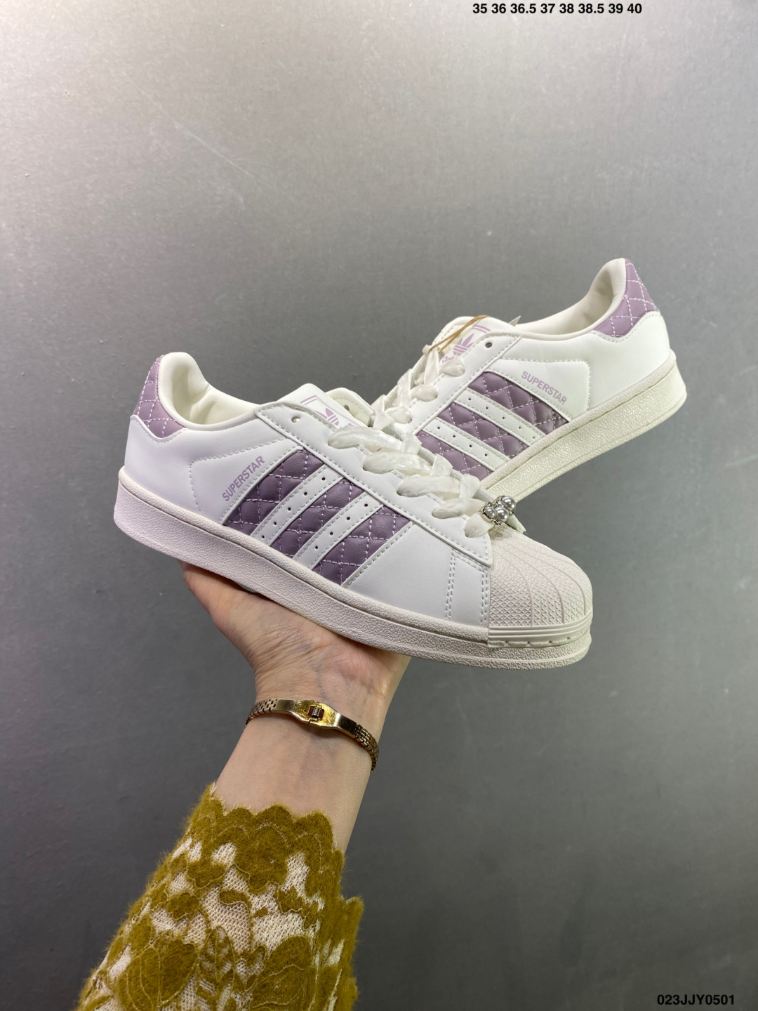 阿迪达斯Adidas三叶草 Originals Superstar KJ7300 贝壳头经典百搭休闲运动板鞋 KJ7300-Top High Quatity Cheap Sneakers Fashion Clothing Clothes Bags handbags Shoes of all Brand wholesale With The best Quality And Beautiful Price from China Factory Chinese suppliers wholesaler seller 阿迪达斯Adidas三叶草 Originals Superstar KJ7300 贝壳头经典百搭休闲运动板鞋 KJ7300