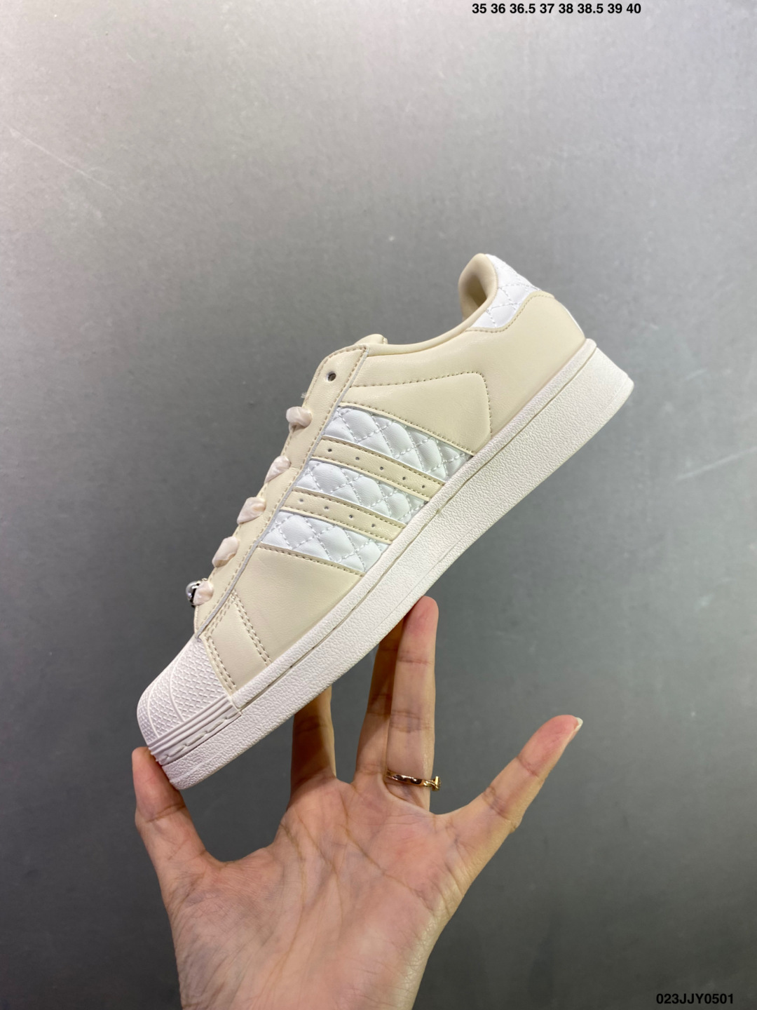 阿迪达斯Adidas三叶草 Originals Superstar KJ7300 贝壳头经典百搭休闲运动板鞋-Top High Quatity Cheap Sneakers Fashion Clothing Clothes Bags handbags Shoes of all Brand wholesale With The best Quality And Beautiful Price from China Factory Chinese suppliers wholesaler seller 阿迪达斯Adidas三叶草 Originals Superstar KJ7300 贝壳头经典百搭休闲运动板鞋