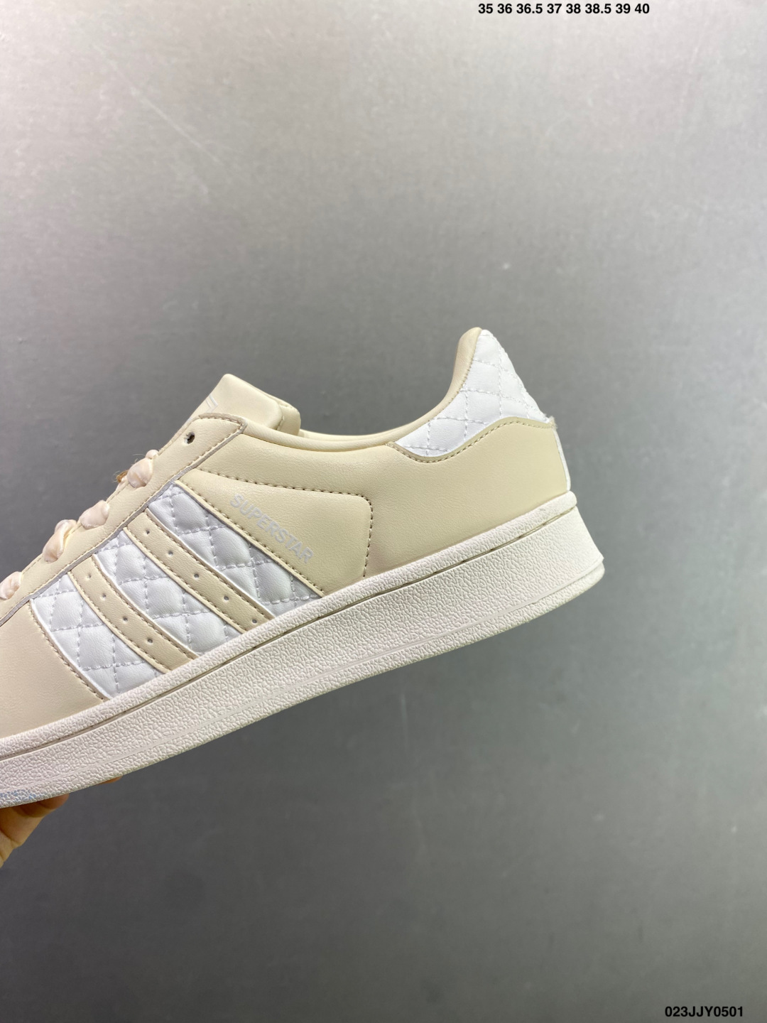 阿迪达斯Adidas三叶草 Originals Superstar KJ7300 贝壳头经典百搭休闲运动板鞋 KJ7300-Top High Quatity Cheap Sneakers Fashion Clothing Clothes Bags handbags Shoes of all Brand wholesale With The best Quality And Beautiful Price from China Factory Chinese suppliers wholesaler seller 阿迪达斯Adidas三叶草 Originals Superstar KJ7300 贝壳头经典百搭休闲运动板鞋 KJ7300