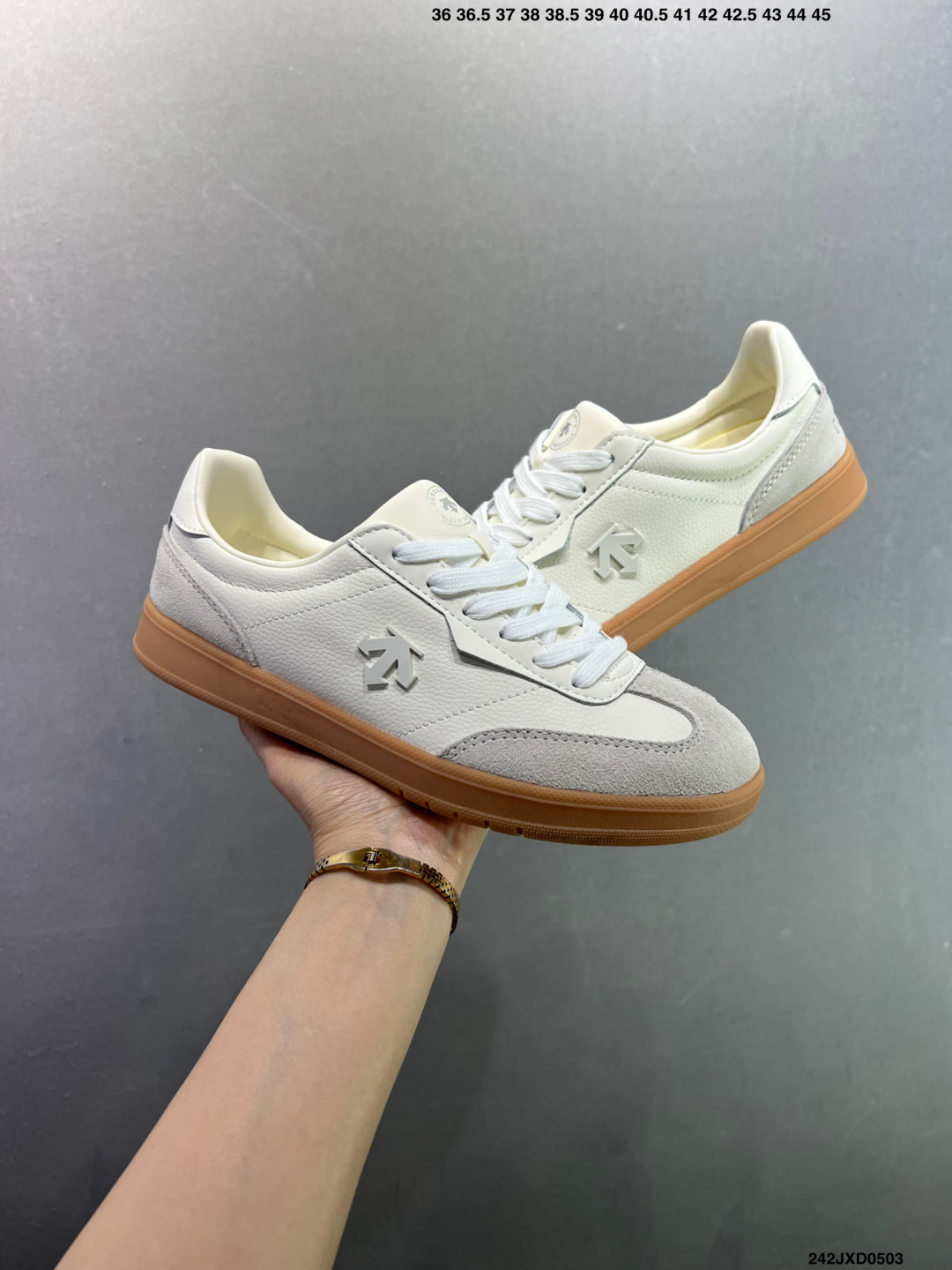 迪桑特DESCENTE EDGE COURT RETRO 复古轻质 耐磨低帮 生活休闲鞋 SP363LSN82