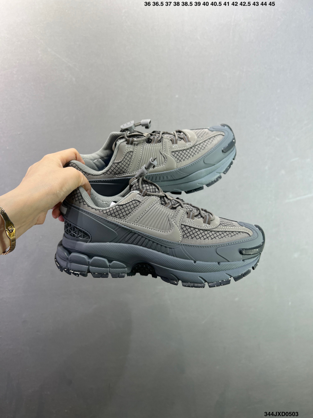 耐克Nike Zoom Vomero Roam 马拉松复古跑五代休闲运动慢跑鞋 FV2995-002-Top High Quatity Cheap Sneakers Fashion Clothing Clothes Bags handbags Shoes of all Brand wholesale With The best Quality And Beautiful Price from China Factory Chinese suppliers wholesaler seller 耐克Nike Zoom Vomero Roam 马拉松复古跑五代休闲运动慢跑鞋 FV2995-002