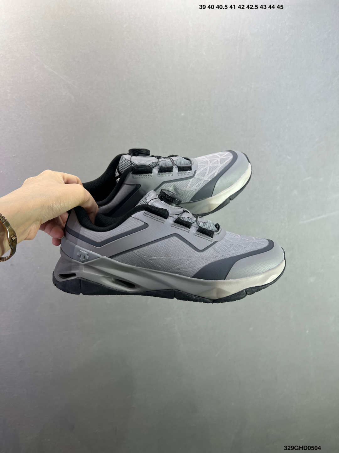 迪桑特DESCENTE EDGE COURT RETRO 复古轻质 耐磨低帮 生活休闲鞋 SP373LSN82-Top High Quatity Cheap Sneakers Fashion Clothing Clothes Bags handbags Shoes of all Brand wholesale With The best Quality And Beautiful Price from China Factory Chinese suppliers wholesaler seller 迪桑特DESCENTE EDGE COURT RETRO 复古轻质 耐磨低帮 生活休闲鞋 SP373LSN82