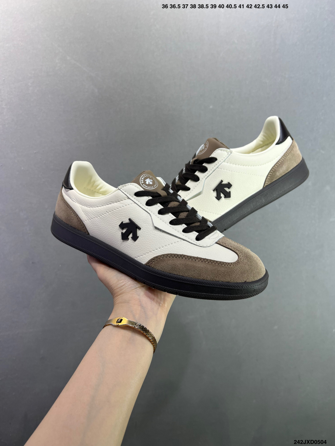 迪桑特DESCENTE EDGE COURT RETRO 复古轻质 耐磨低帮 生活休闲鞋 SP363LSN82-Top High Quatity Cheap Sneakers Fashion Clothing Clothes Bags handbags Shoes of all Brand wholesale With The best Quality And Beautiful Price from China Factory Chinese suppliers wholesaler seller 迪桑特DESCENTE EDGE COURT RETRO 复古轻质 耐磨低帮 生活休闲鞋 SP363LSN82