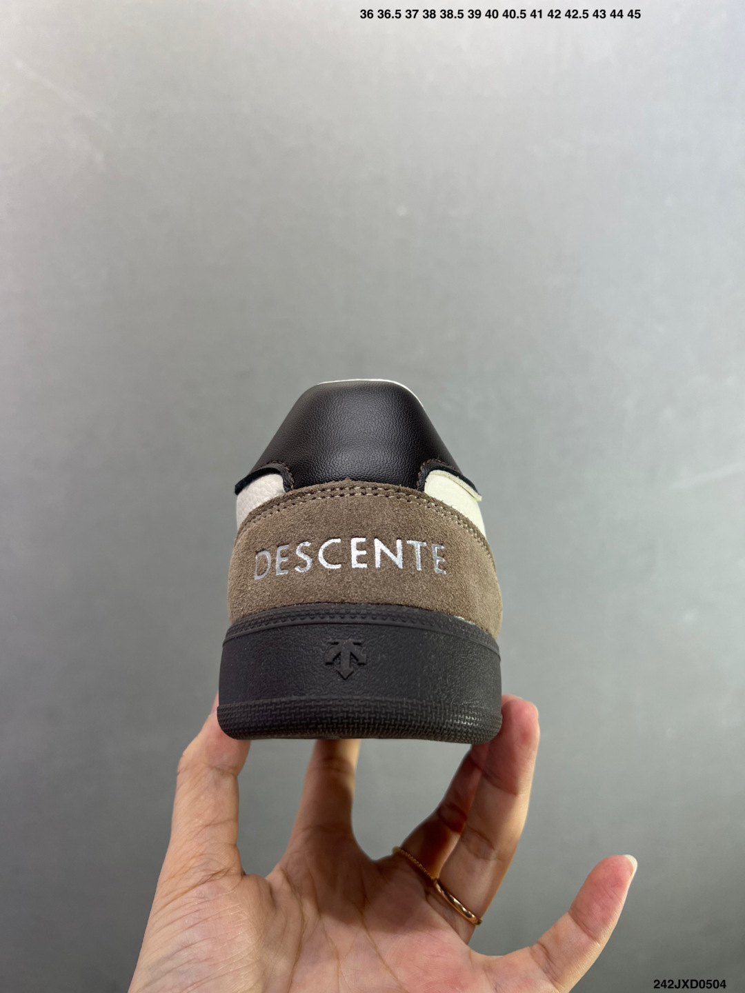 迪桑特DESCENTE EDGE COURT RETRO 复古轻质 耐磨低帮 生活休闲鞋 SP363LSN82-Top High Quatity Cheap Sneakers Fashion Clothing Clothes Bags handbags Shoes of all Brand wholesale With The best Quality And Beautiful Price from China Factory Chinese suppliers wholesaler seller 迪桑特DESCENTE EDGE COURT RETRO 复古轻质 耐磨低帮 生活休闲鞋 SP363LSN82