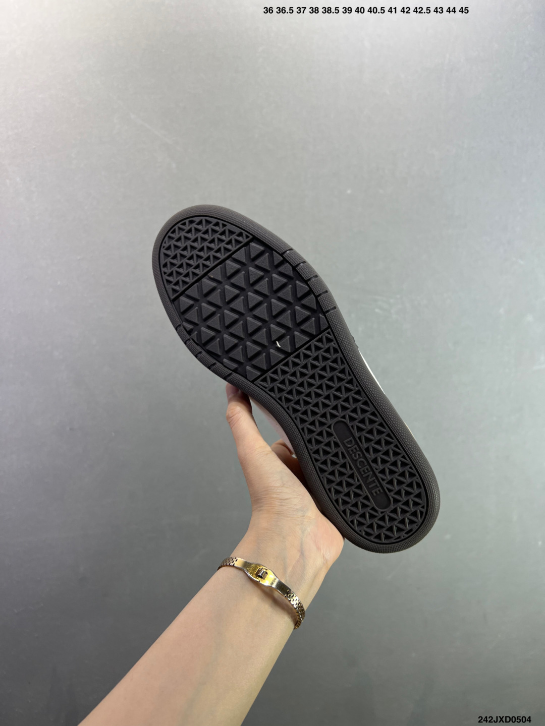 迪桑特DESCENTE EDGE COURT RETRO 复古轻质 耐磨低帮 生活休闲鞋 SP363LSN82-Top High Quatity Cheap Sneakers Fashion Clothing Clothes Bags handbags Shoes of all Brand wholesale With The best Quality And Beautiful Price from China Factory Chinese suppliers wholesaler seller 迪桑特DESCENTE EDGE COURT RETRO 复古轻质 耐磨低帮 生活休闲鞋 SP363LSN82