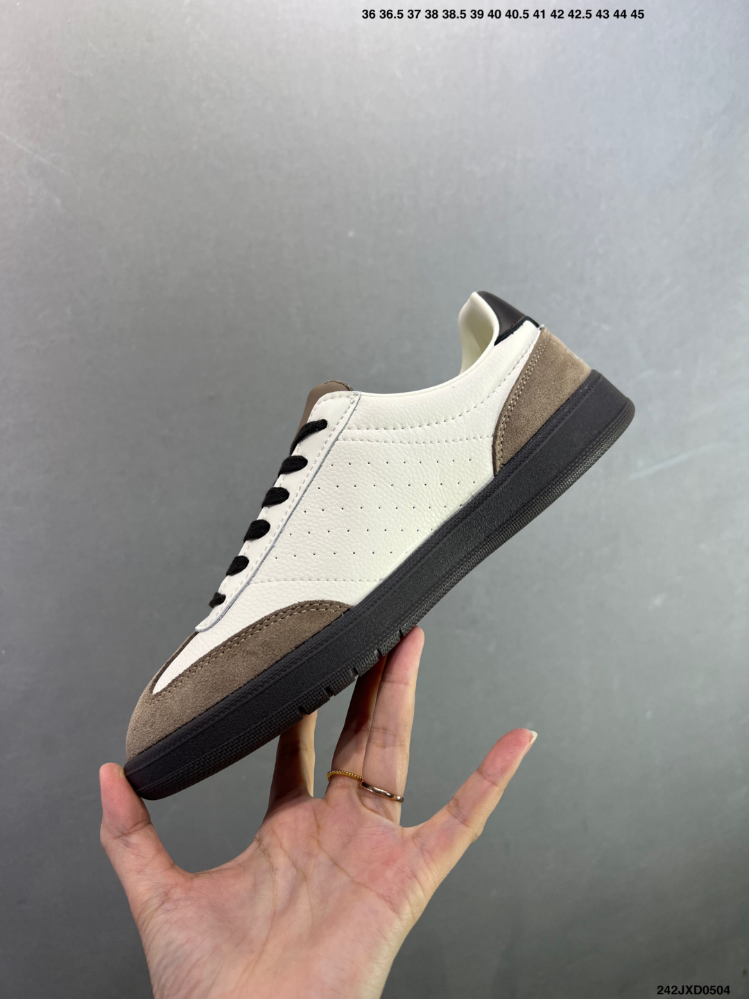 迪桑特DESCENTE EDGE COURT RETRO 复古轻质 耐磨低帮 生活休闲鞋 SP363LSN82-Top High Quatity Cheap Sneakers Fashion Clothing Clothes Bags handbags Shoes of all Brand wholesale With The best Quality And Beautiful Price from China Factory Chinese suppliers wholesaler seller 迪桑特DESCENTE EDGE COURT RETRO 复古轻质 耐磨低帮 生活休闲鞋 SP363LSN82