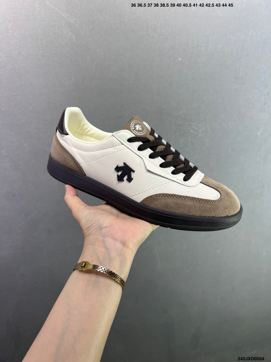 迪桑特DESCENTE EDGE COURT RETRO 复古轻质 耐磨低帮 生活休闲鞋 SP363LSN82-Top High Quatity Cheap Sneakers Fashion Clothing Clothes Bags handbags Shoes of all Brand wholesale With The best Quality And Beautiful Price from China Factory Chinese suppliers wholesaler seller 迪桑特DESCENTE EDGE COURT RETRO 复古轻质 耐磨低帮 生活休闲鞋 SP363LSN82