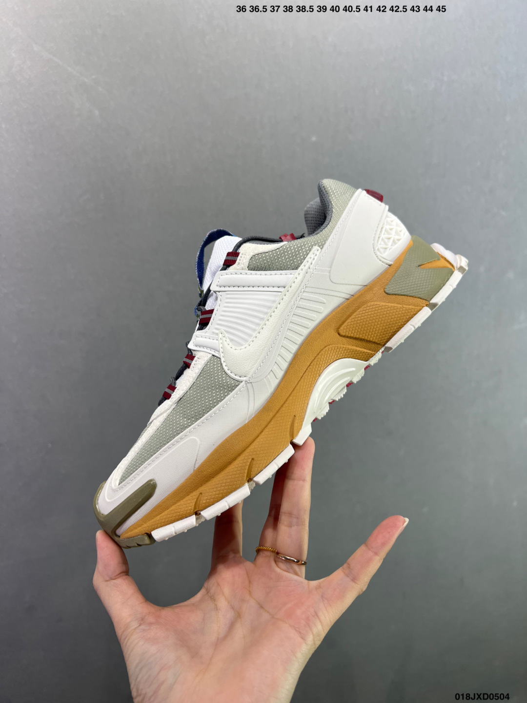耐克Nike Zoom Vomero Roam 马拉松复古跑五代休闲运动慢跑鞋 FV2995-002-Top High Quatity Cheap Sneakers Fashion Clothing Clothes Bags handbags Shoes of all Brand wholesale With The best Quality And Beautiful Price from China Factory Chinese suppliers wholesaler seller 耐克Nike Zoom Vomero Roam 马拉松复古跑五代休闲运动慢跑鞋 FV2995-002