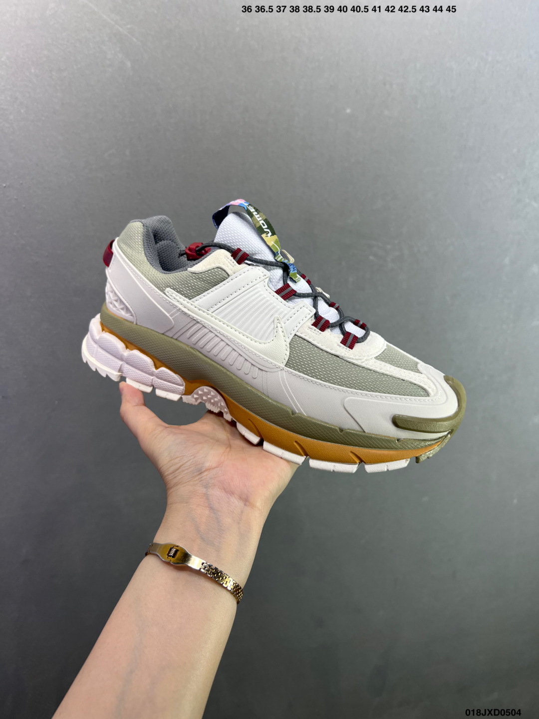 耐克Nike Zoom Vomero Roam 马拉松复古跑五代休闲运动慢跑鞋 FV2995-002-Top High Quatity Cheap Sneakers Fashion Clothing Clothes Bags handbags Shoes of all Brand wholesale With The best Quality And Beautiful Price from China Factory Chinese suppliers wholesaler seller 耐克Nike Zoom Vomero Roam 马拉松复古跑五代休闲运动慢跑鞋 FV2995-002