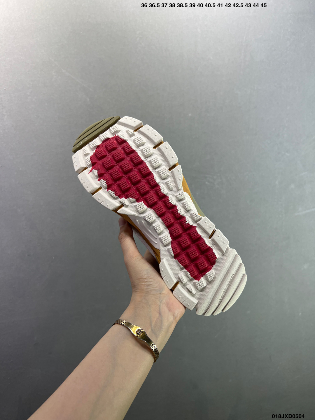 耐克Nike Zoom Vomero Roam 马拉松复古跑五代休闲运动慢跑鞋 FV2995-002-Top High Quatity Cheap Sneakers Fashion Clothing Clothes Bags handbags Shoes of all Brand wholesale With The best Quality And Beautiful Price from China Factory Chinese suppliers wholesaler seller 耐克Nike Zoom Vomero Roam 马拉松复古跑五代休闲运动慢跑鞋 FV2995-002